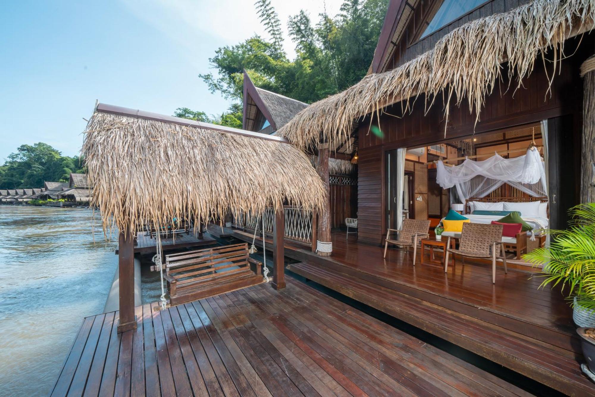 Floating Villa with Breakfast
