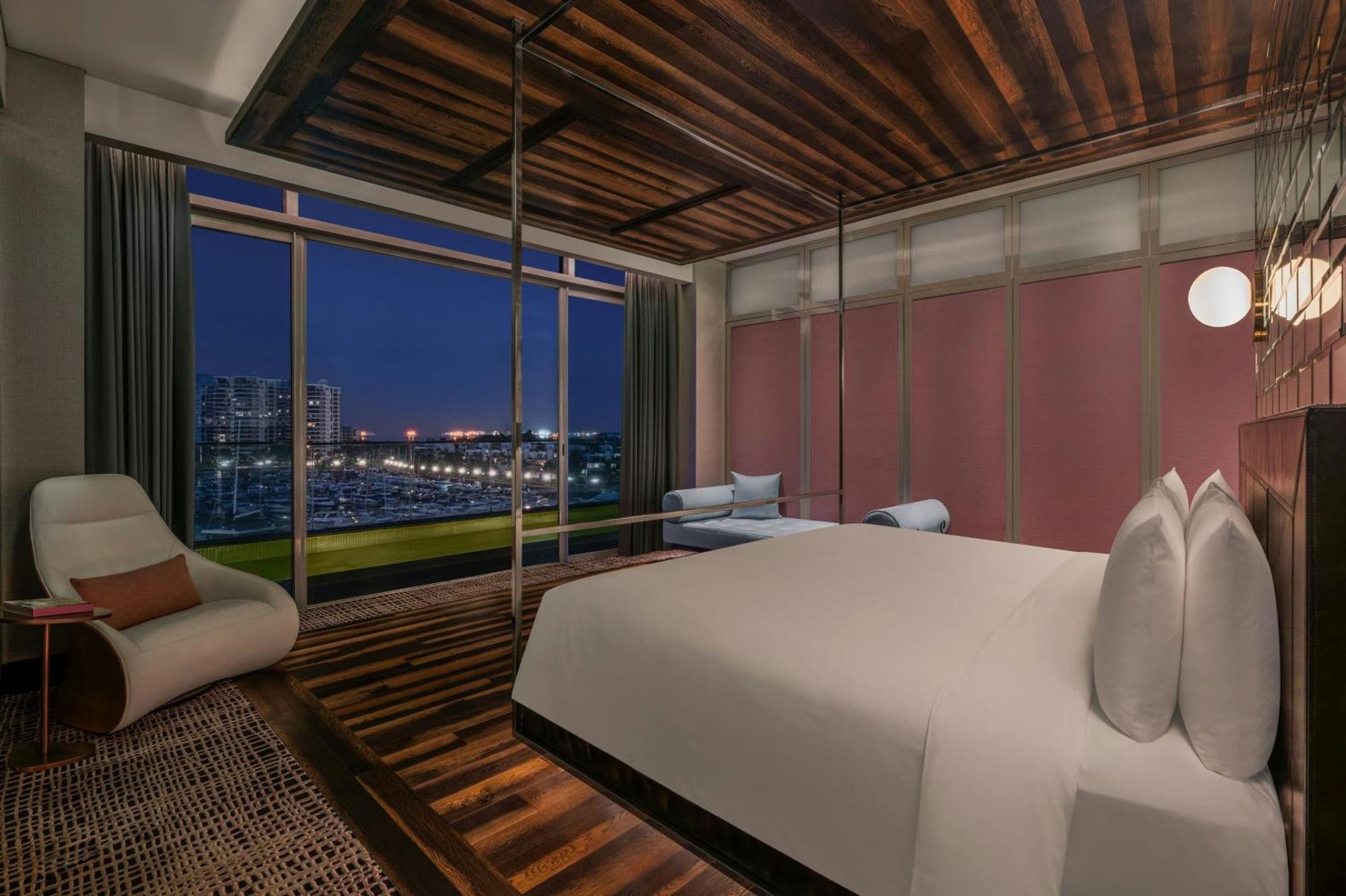 Penthouse 1 Bedroom Presidential Suite 1 Super King Bed Balcony Top Floor Private Outdoor Pool,1765867663:JPEG