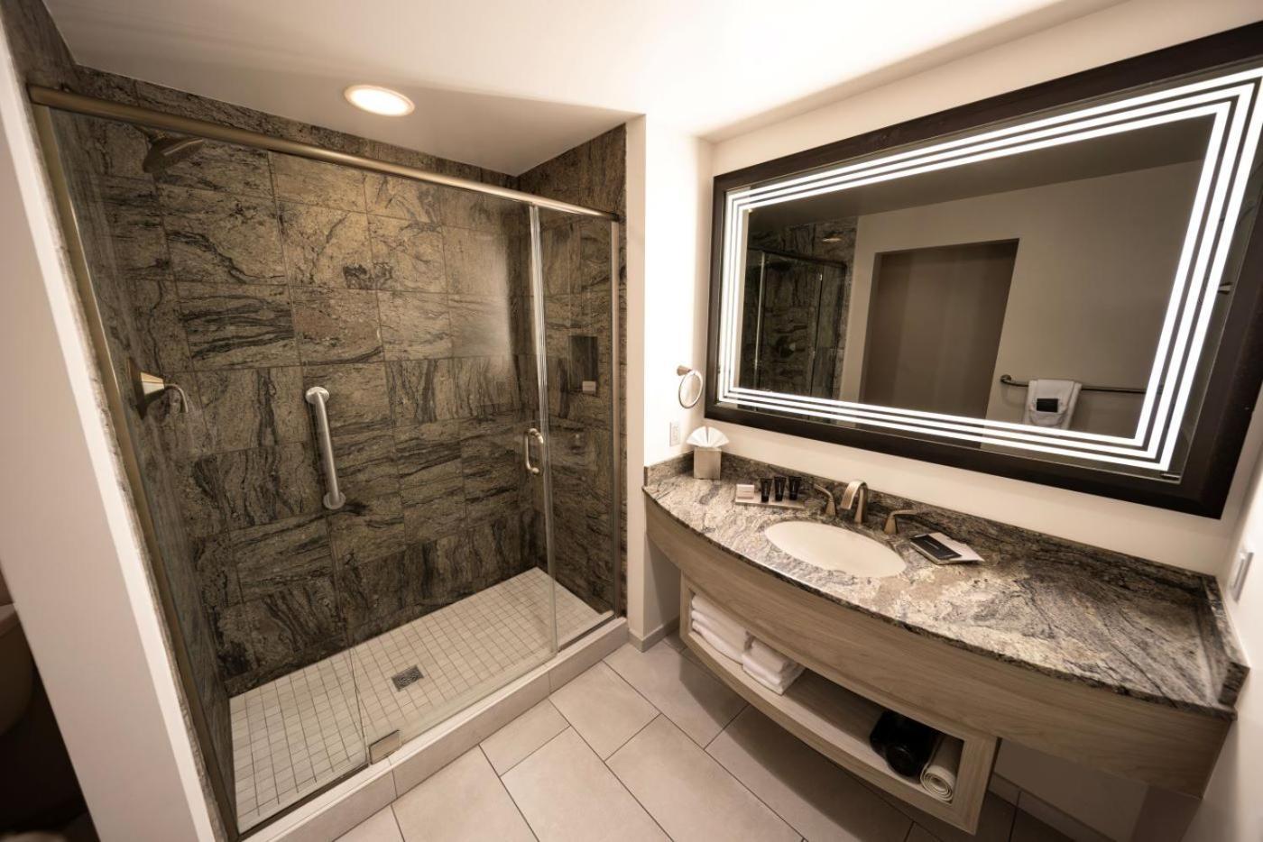 Standard King Room Hard Rock Tower