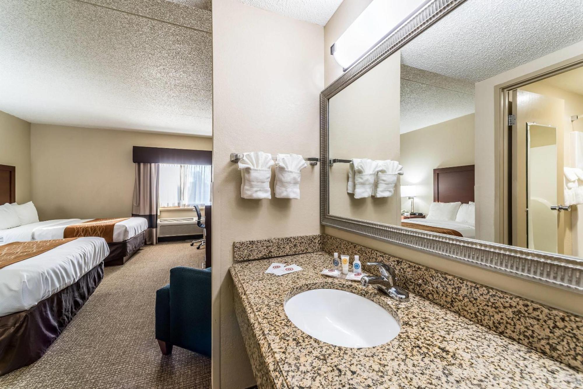 One-Bedroom Suite with Two Double Beds - Non-Smoking