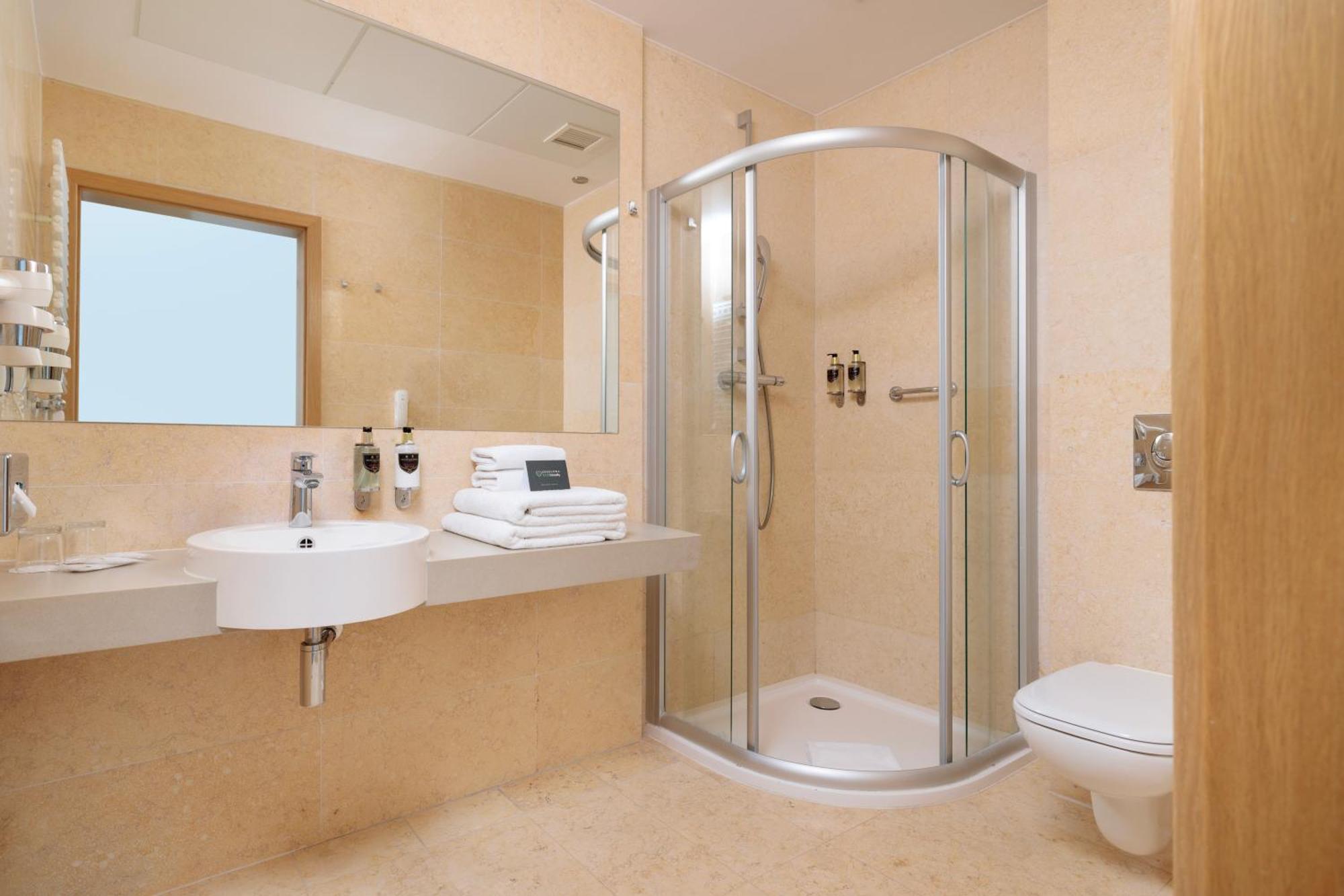 Double or Twin Room with Partial Sea View