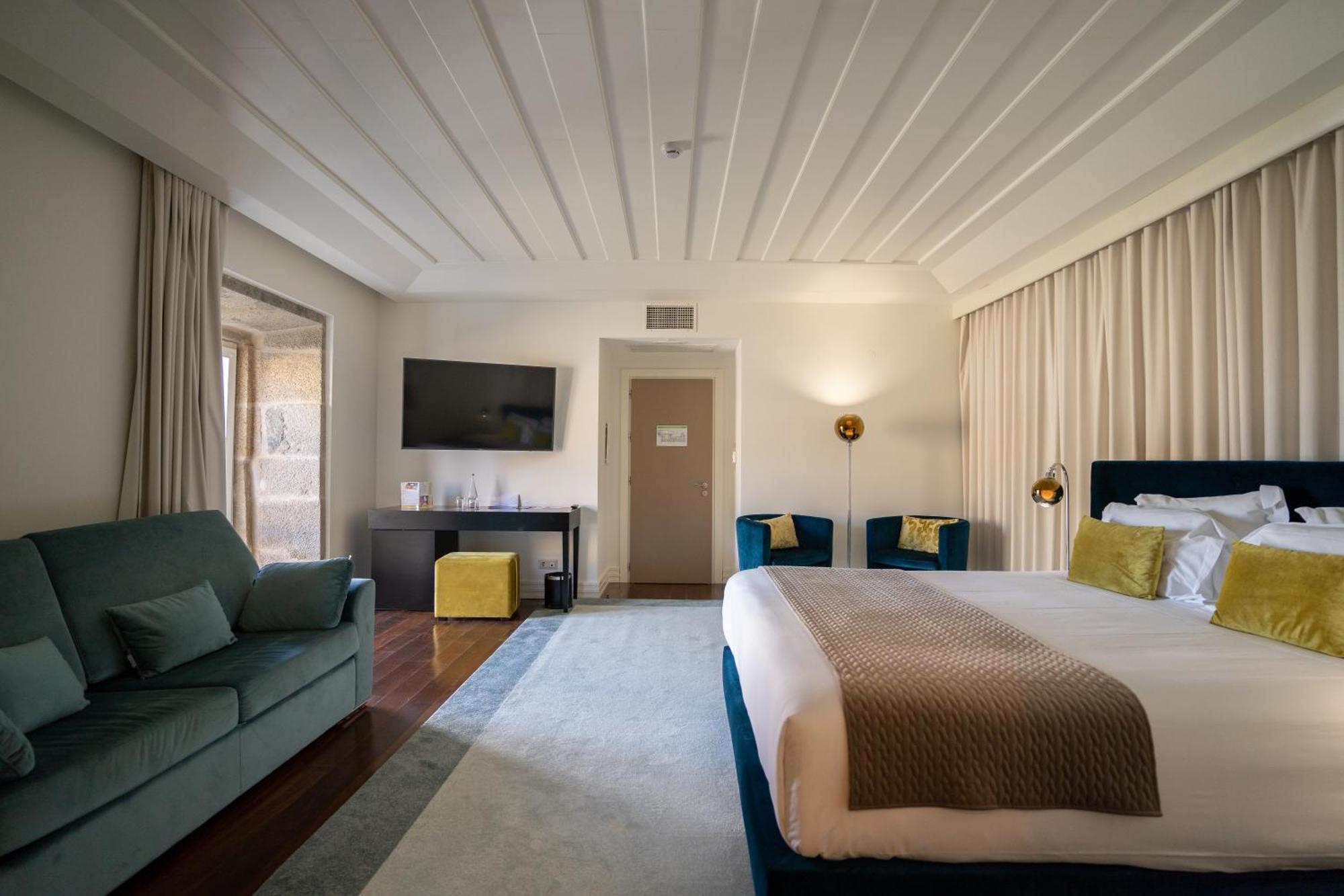 Superior King Suite