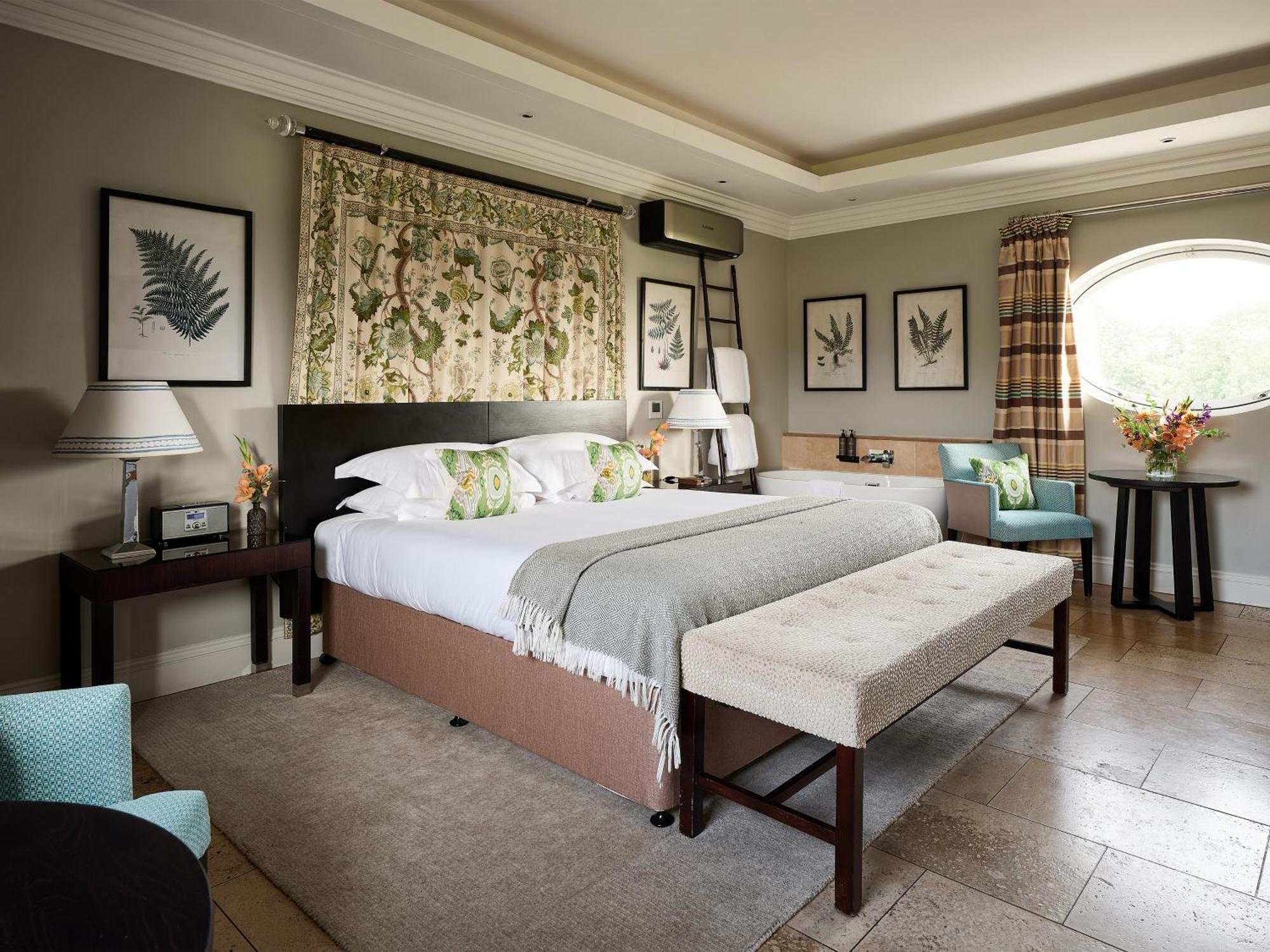 Deluxe Double Room Bath
