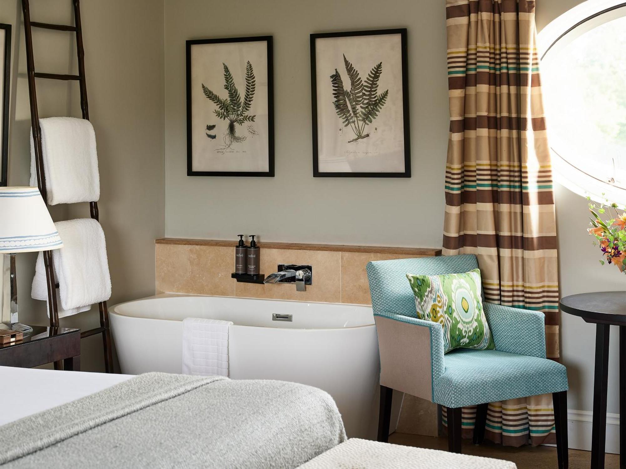 Deluxe Double Room Bath