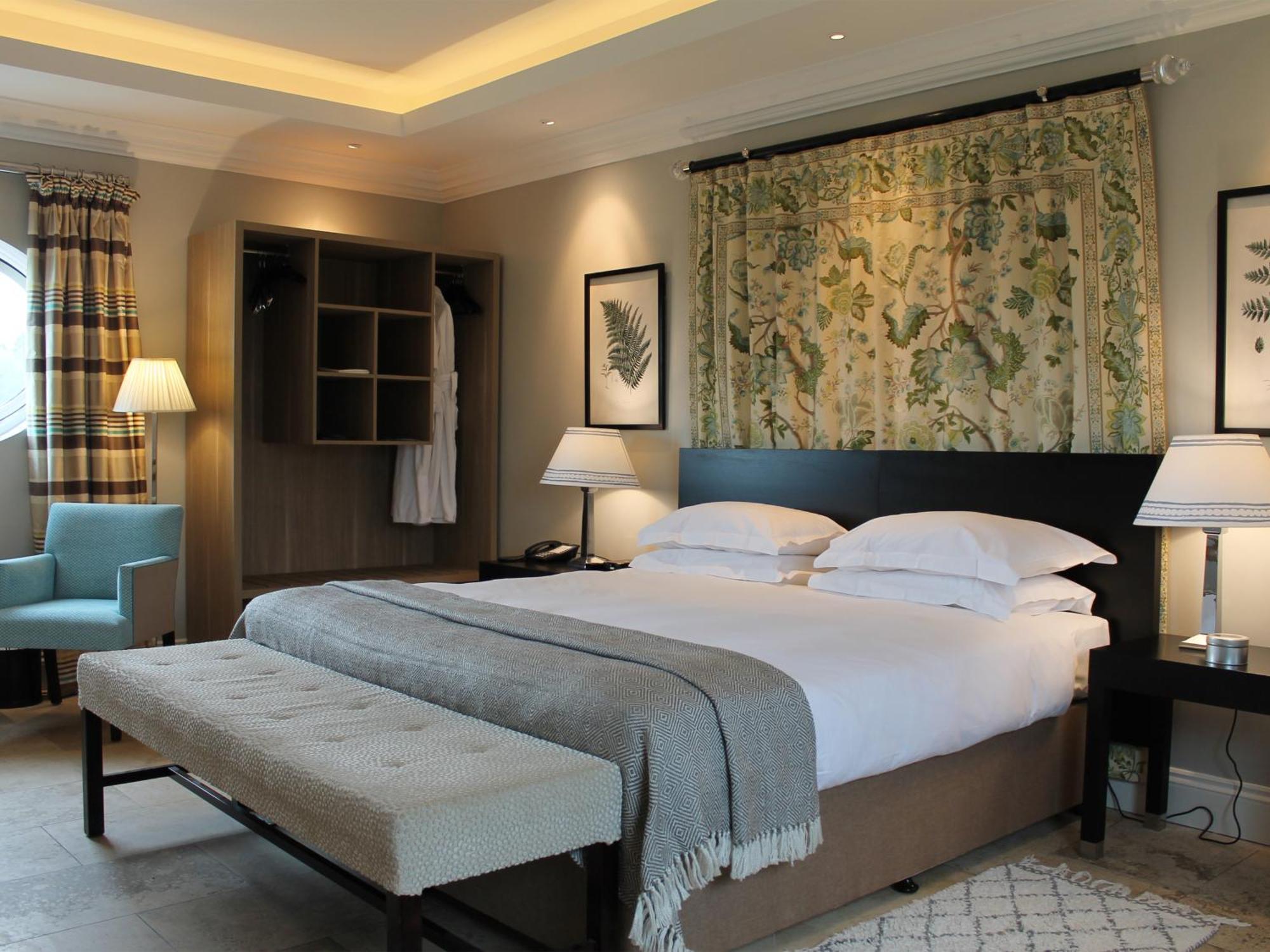 Deluxe Double Room Bath