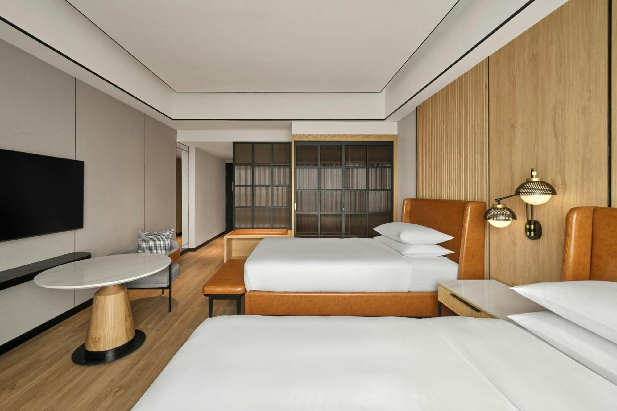 Sheraton Club Twin Club level Guest room