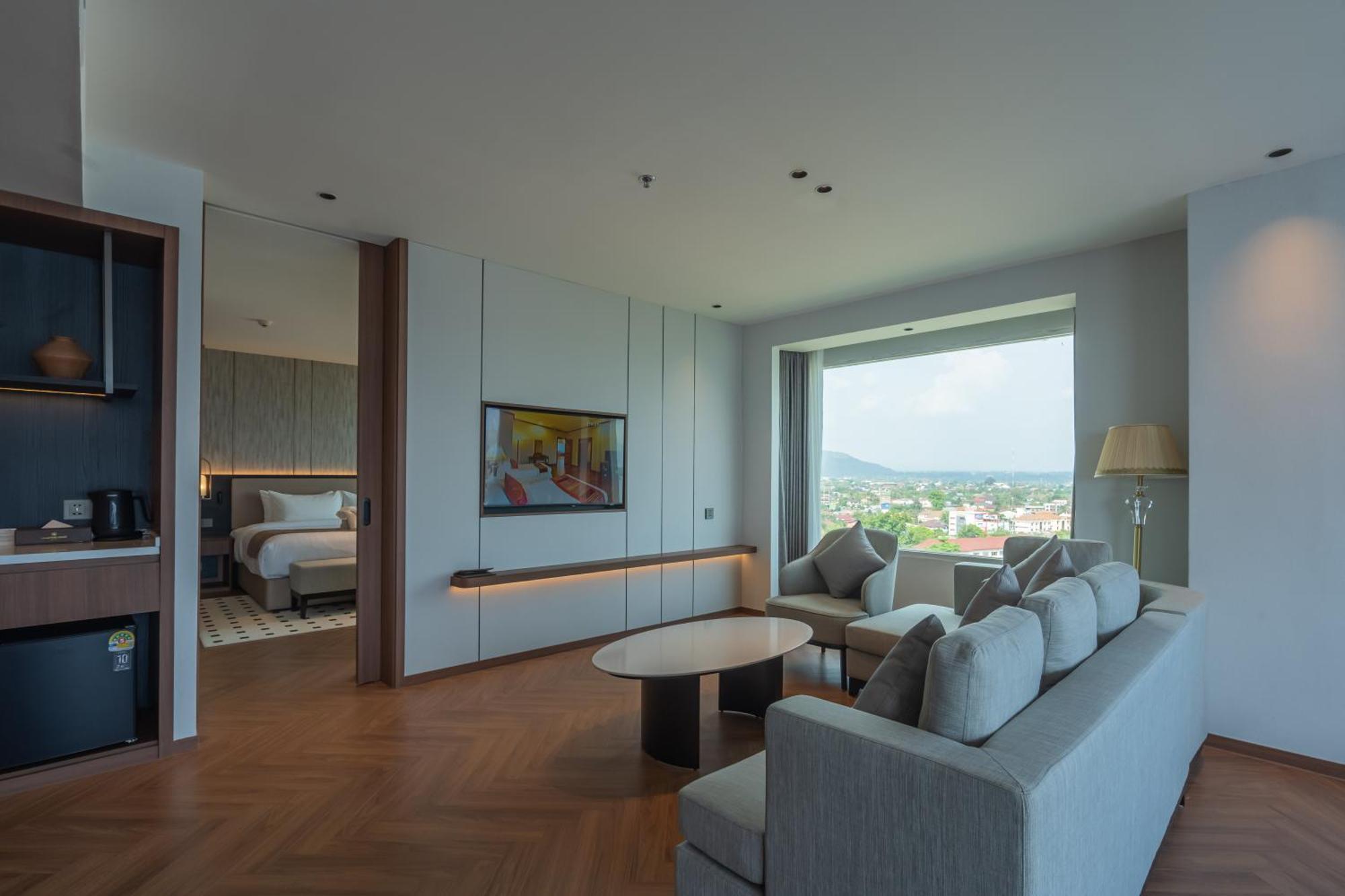 Executive Suite with River View
