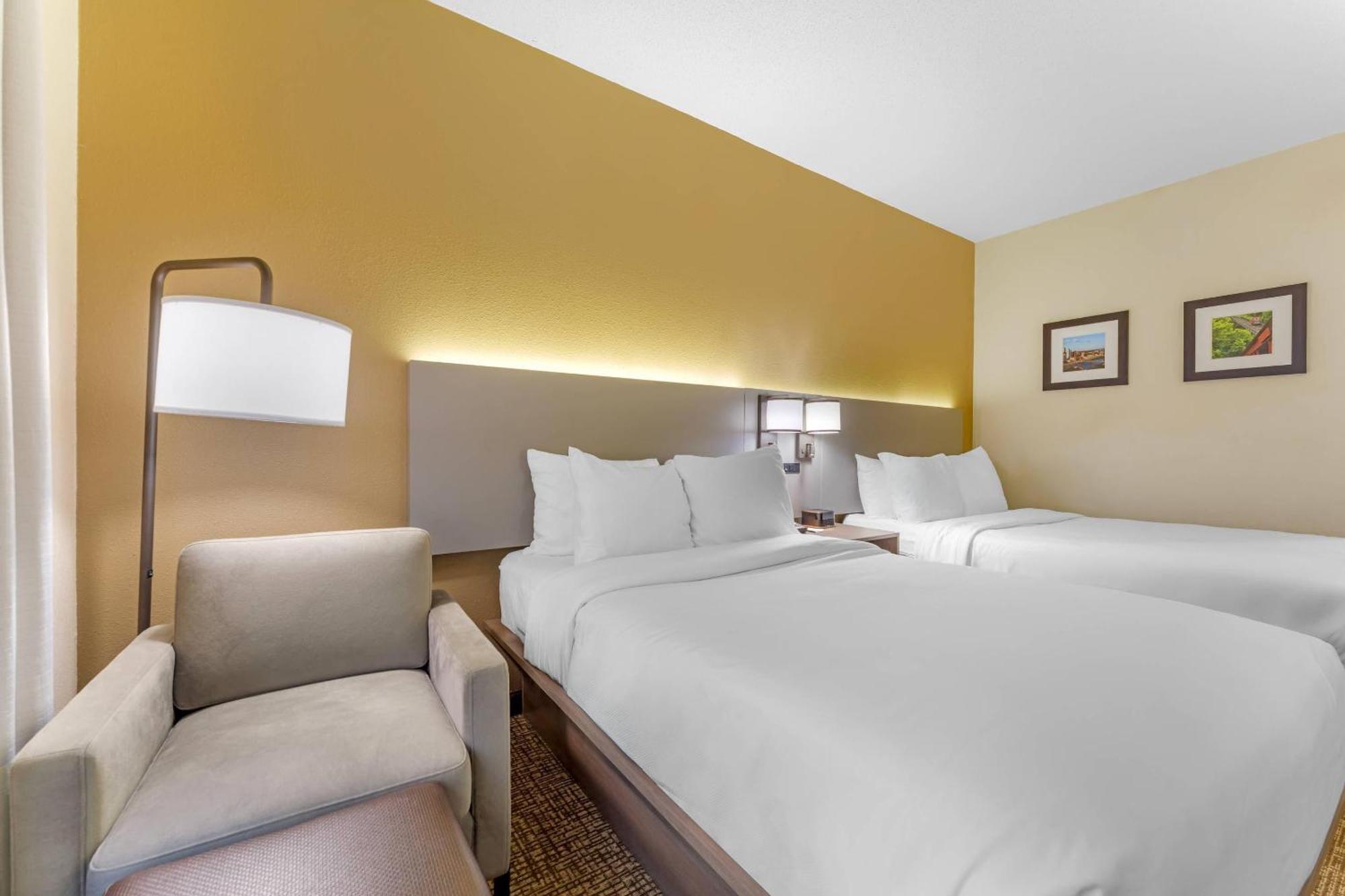 Double Room with Two Double Beds - Accessible/Non-Smoking