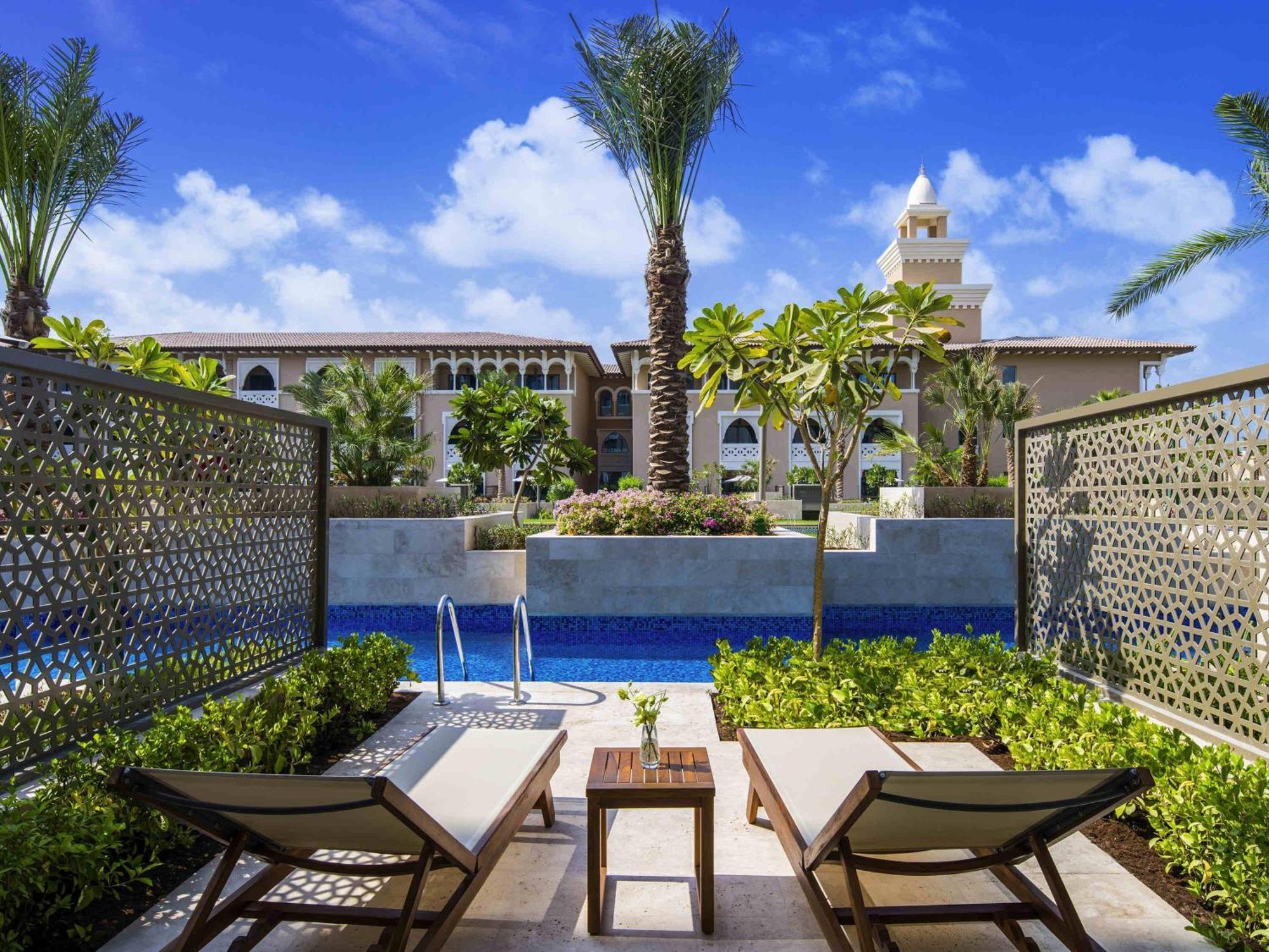 Premium King Room Pool Access,1770598025:JPEG