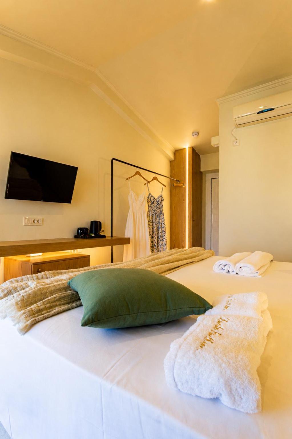 Deluxe Double Room with Balcony