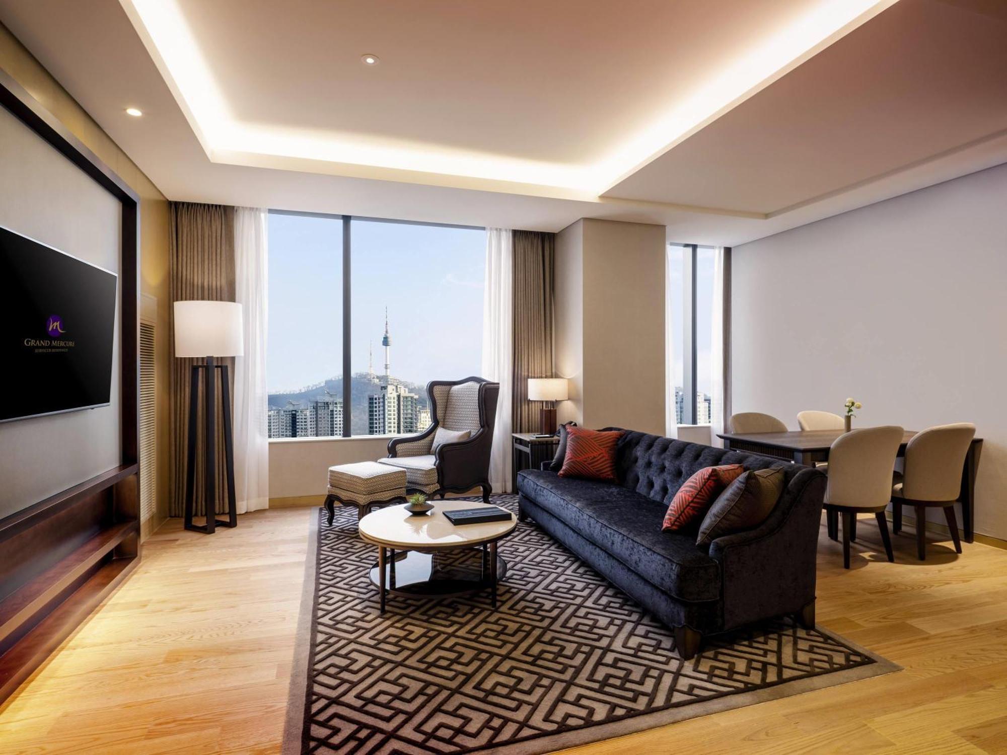 Deluxe Two-Bedroom Suite
