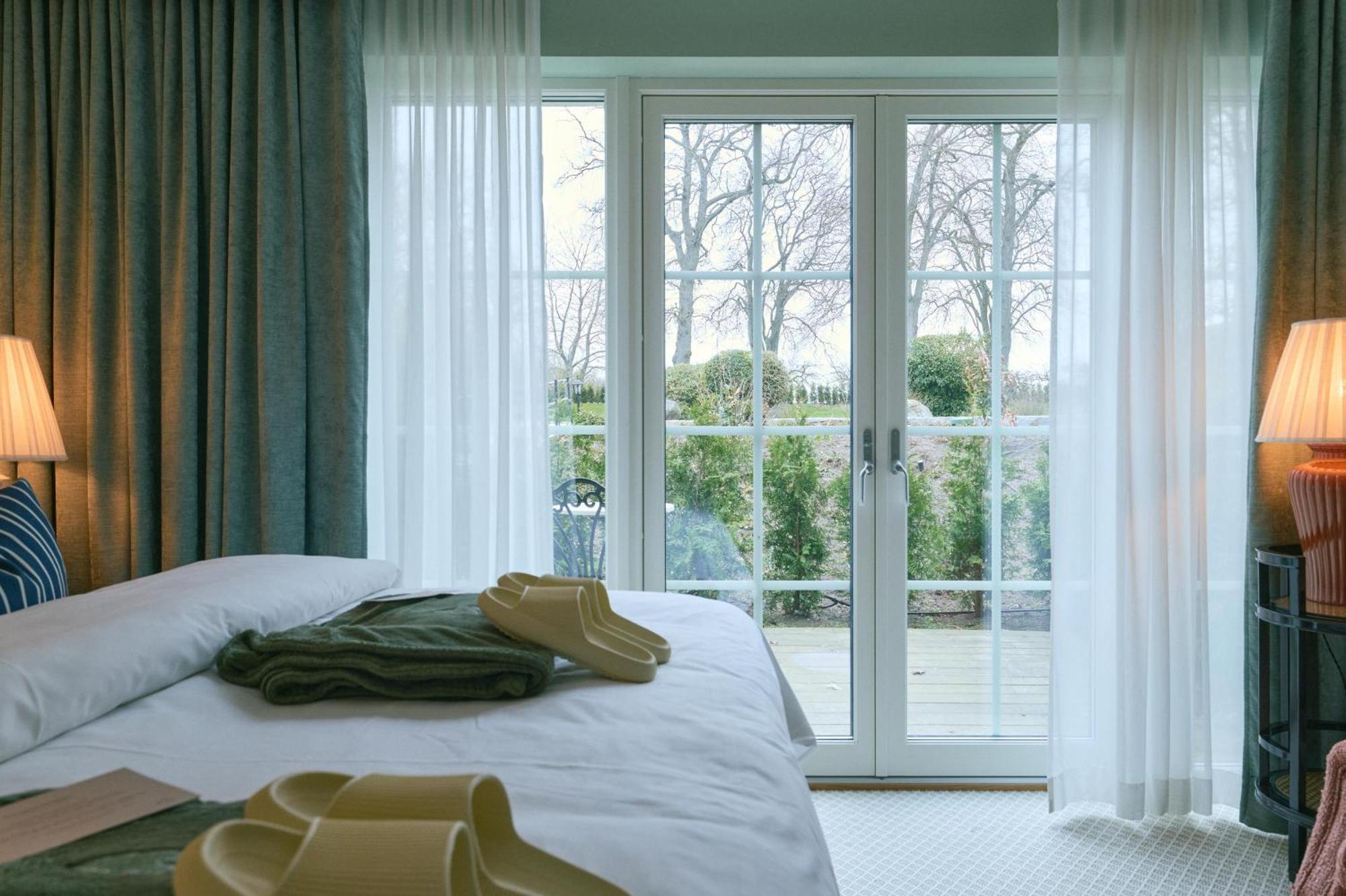 Superior Twin Room Including Pool Club Access