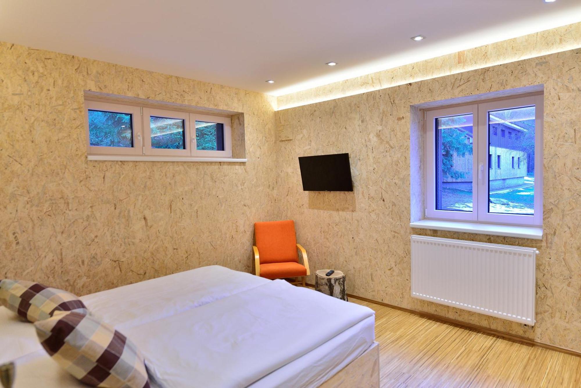 Doppel-/Zweibettzimmer mit Bad