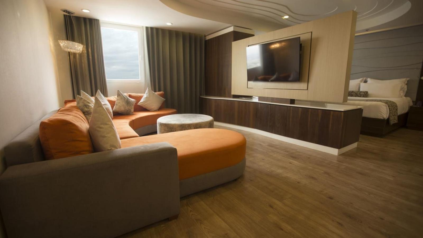 Deluxe Suite,1771614542:JPEG