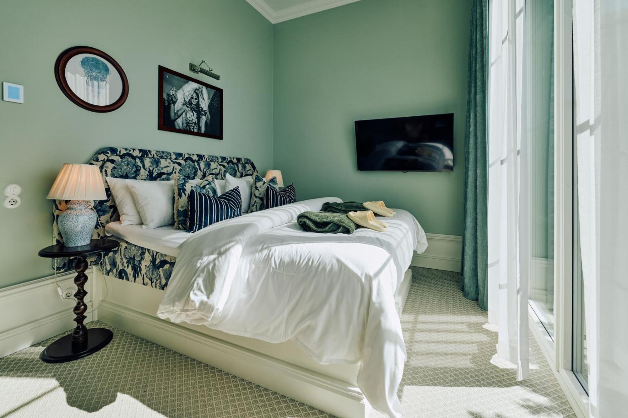 Standard Double Room Including Pool Club Access