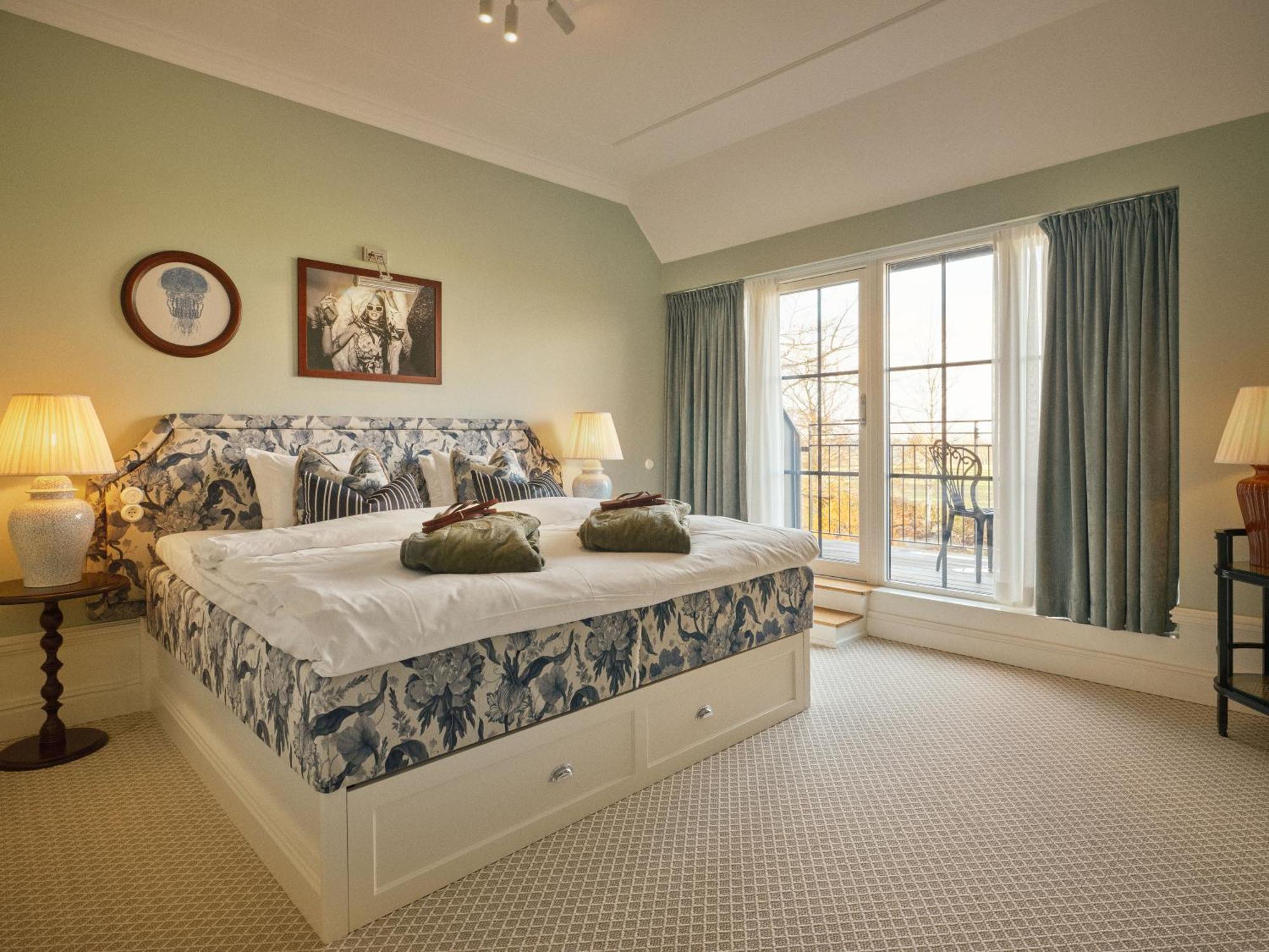 Double Room Terrace Including Pool Club Access
