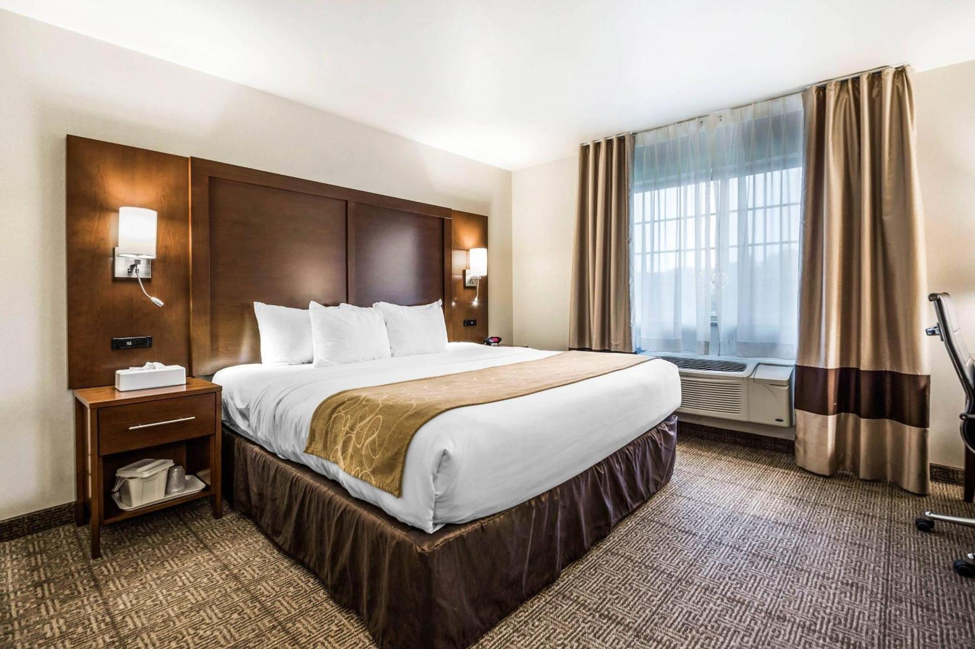 King Suite - Disability Access/Non-Smoking