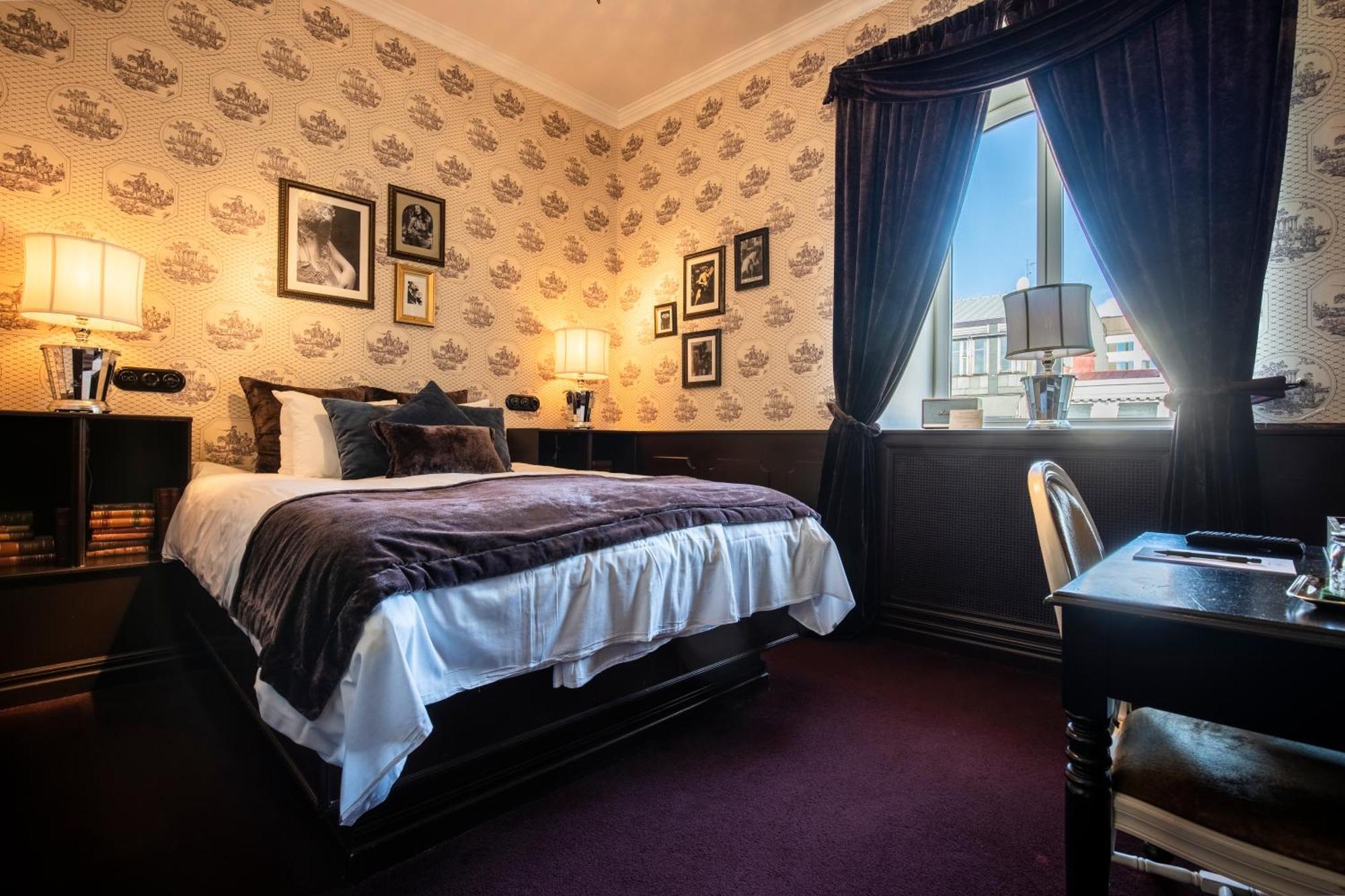 Petite Plus Double Room