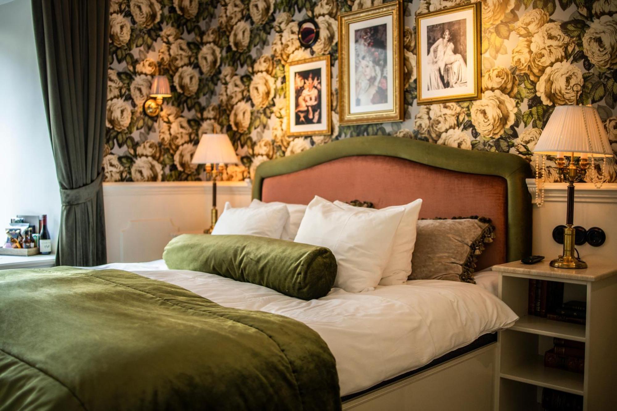 Petite Plus Double Room