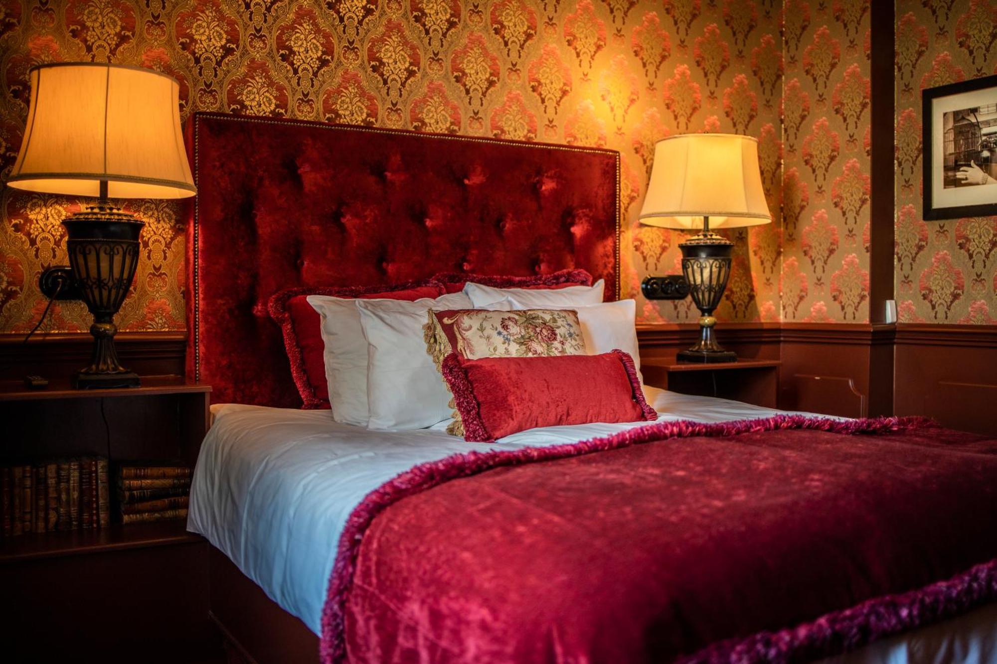 Petite Plus Double Room