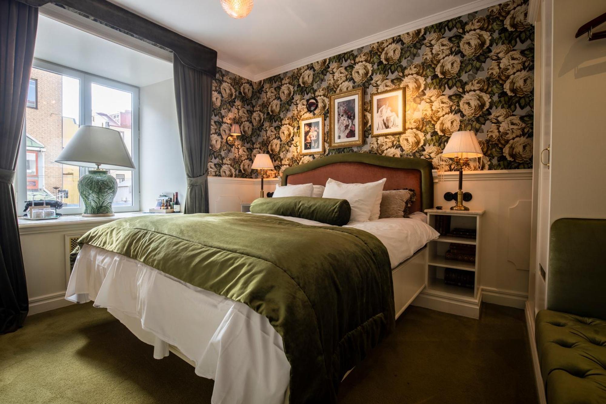 Petite Plus Double Room