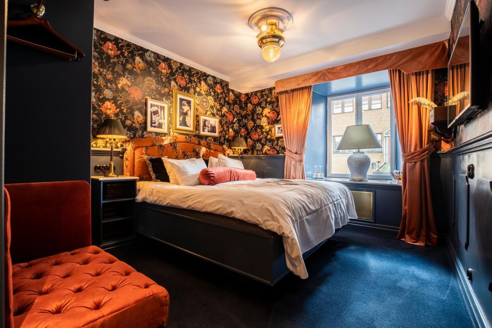 Petite Plus Double Room