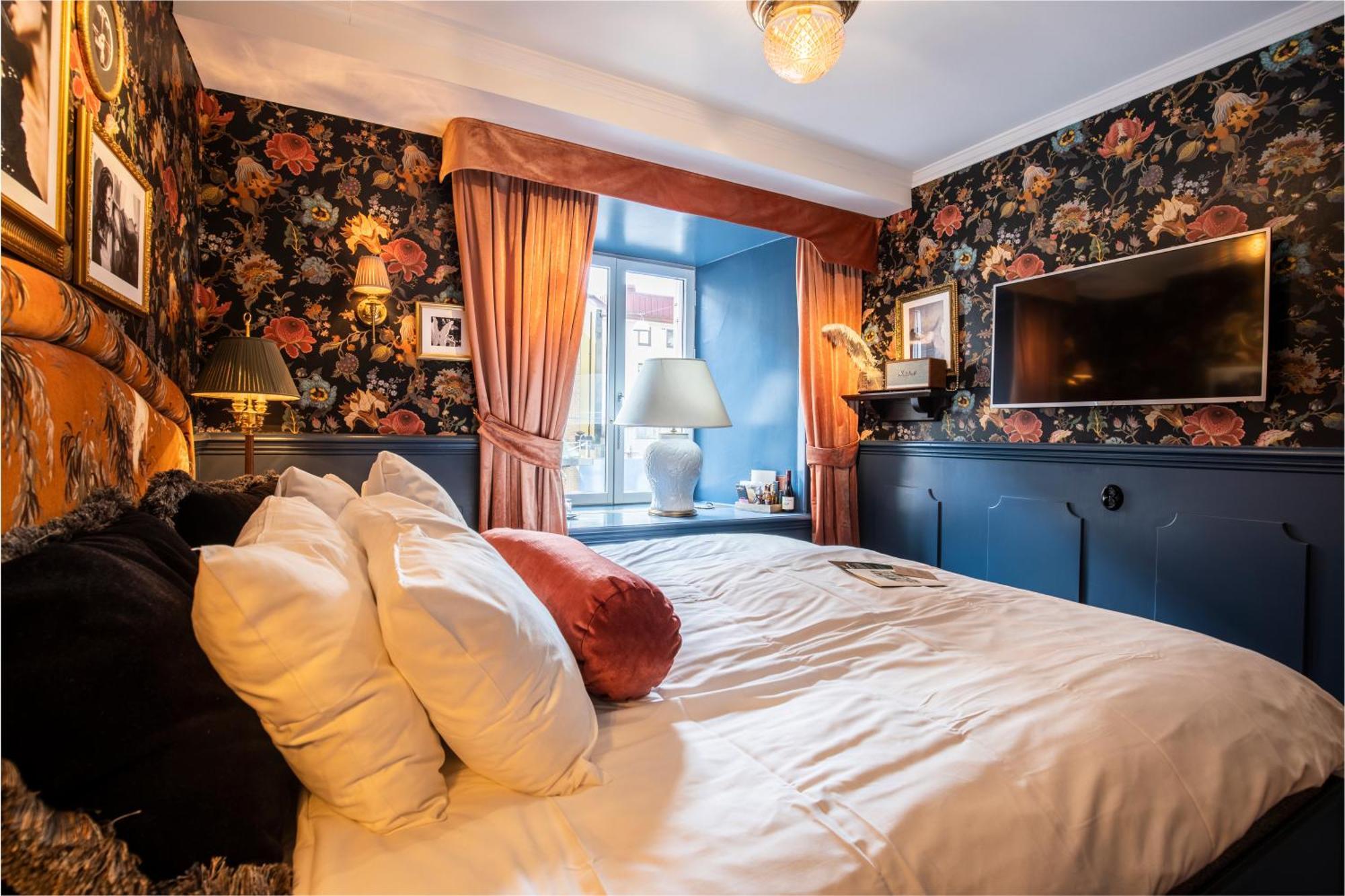 Petite Plus Double Room