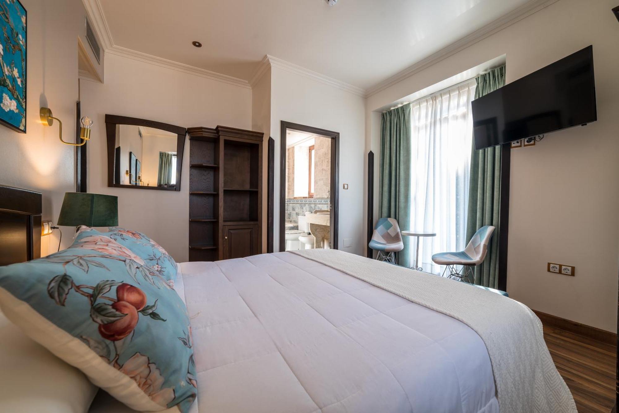 Single Room with parking