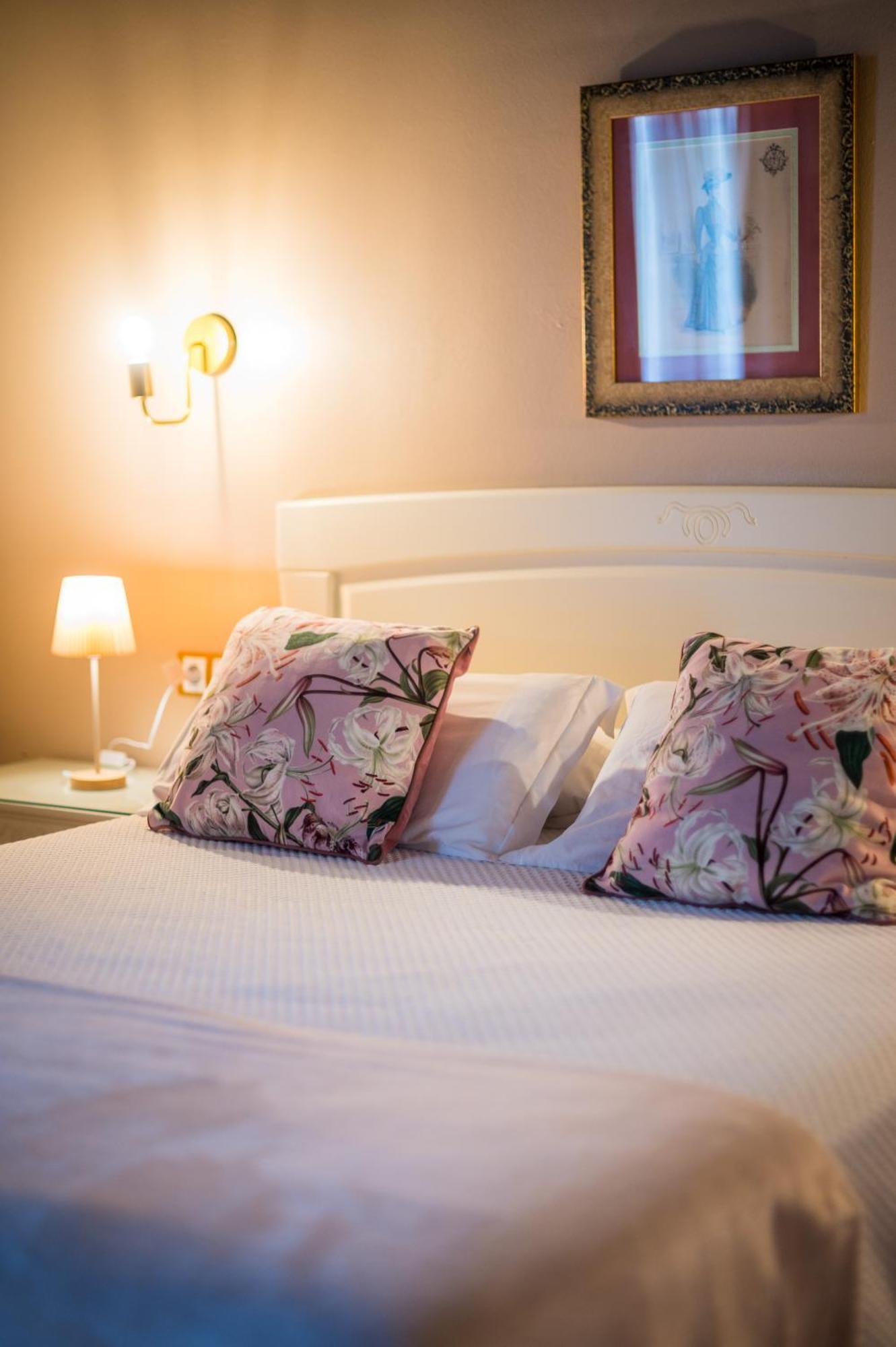 Triple Room with Spa Access and parking