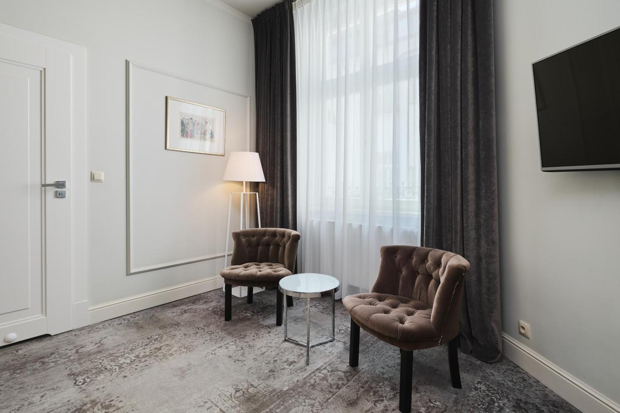 Deluxe Suite