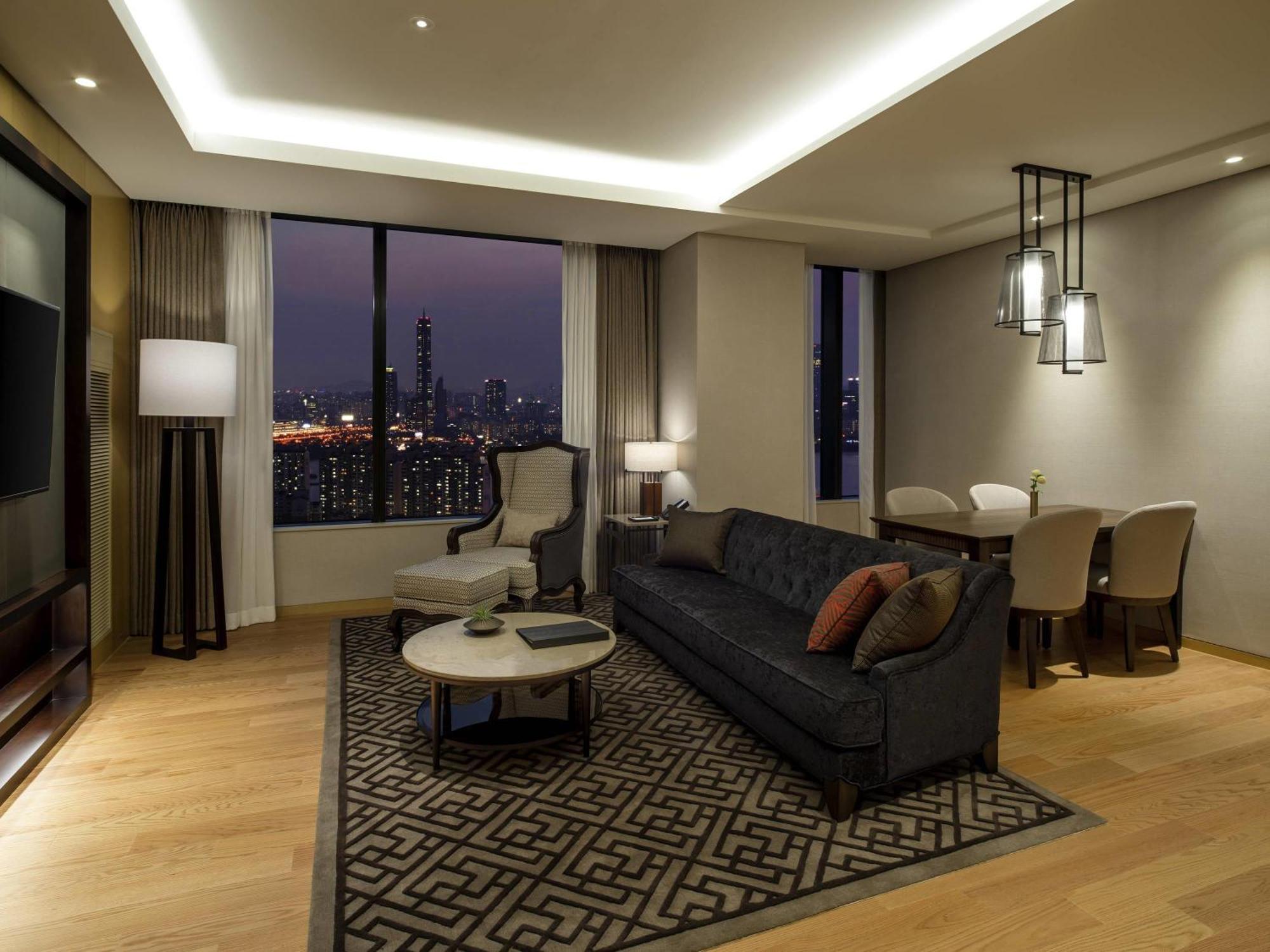 Deluxe Two-Bedroom Suite