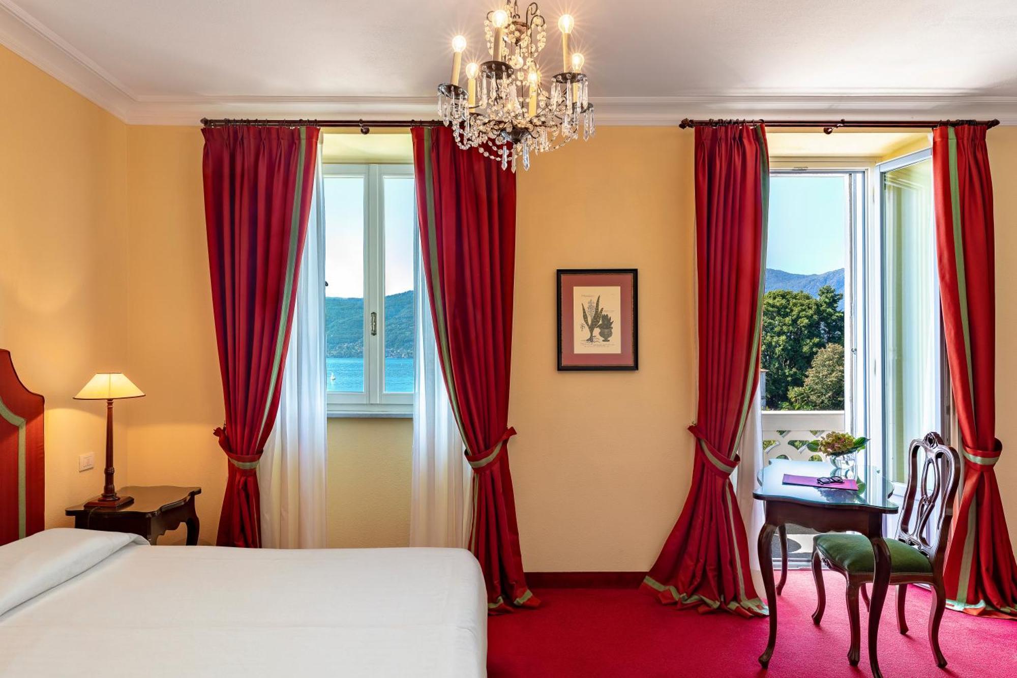 Superior Double Room Partial Lake View
