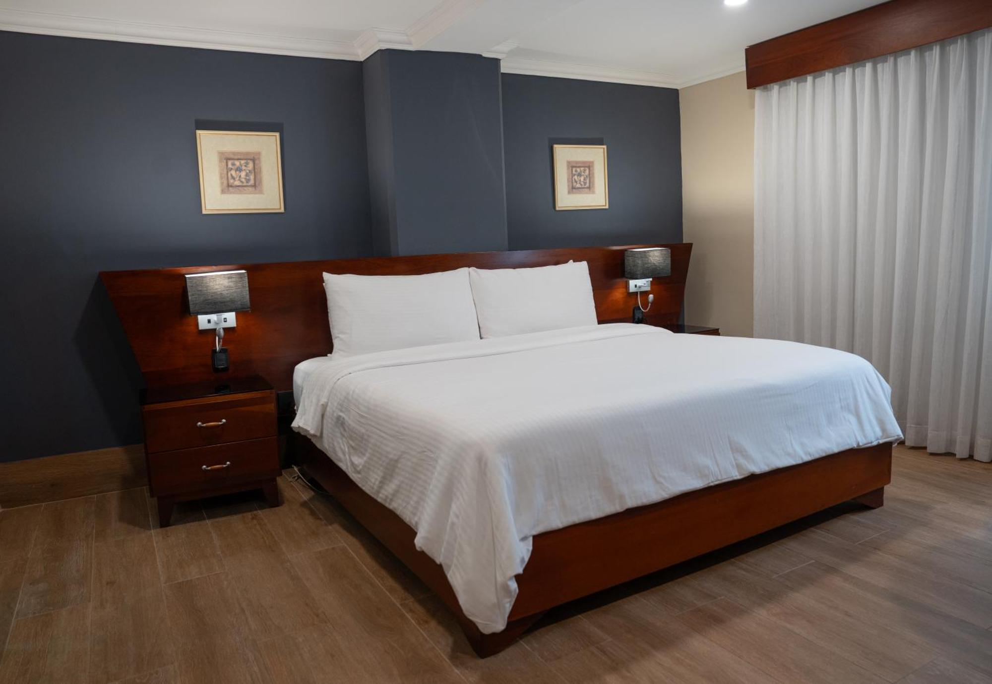 Clasic 1 Queen Bed