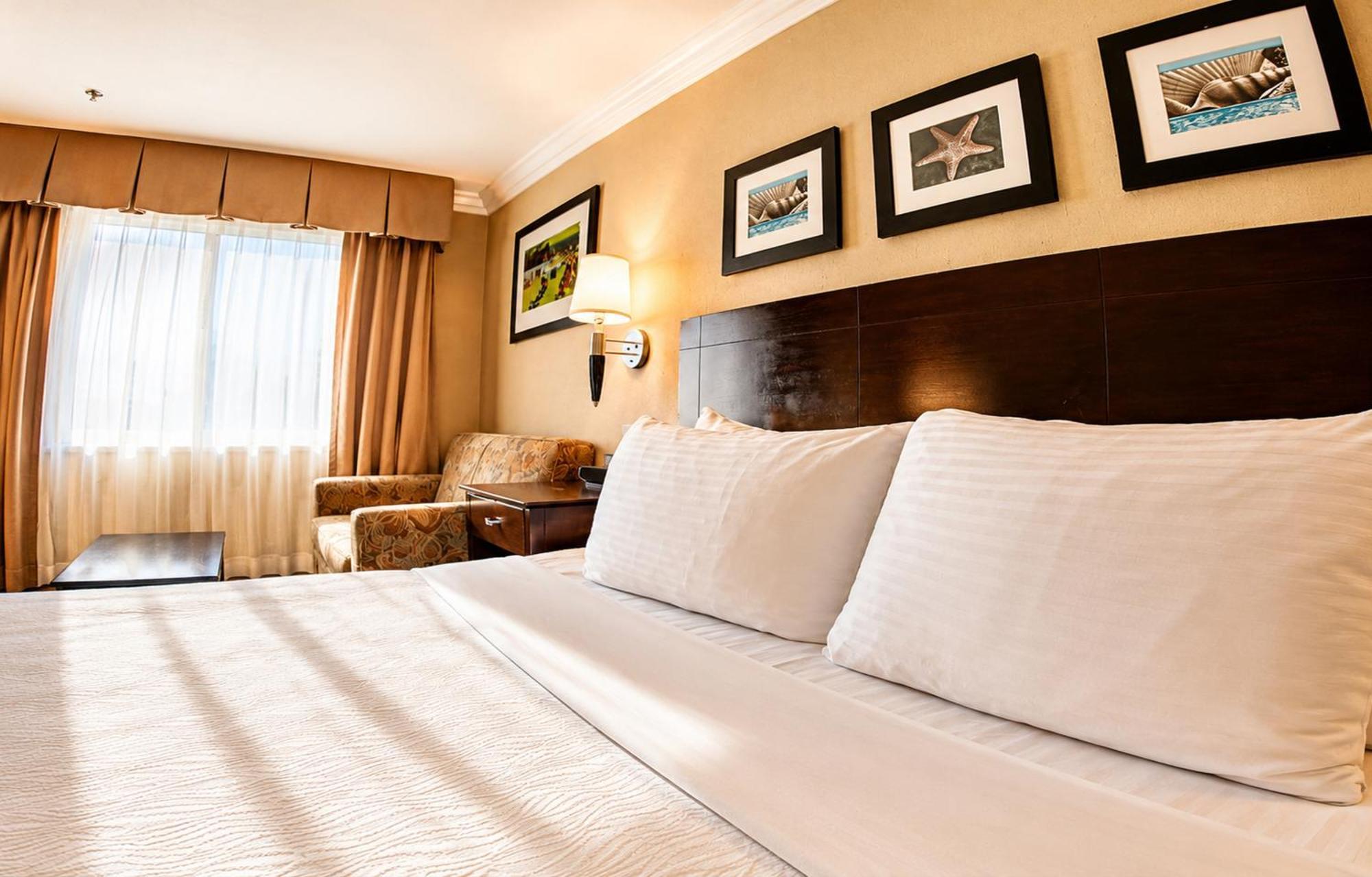 Premium Suite, Two Bedrooms with 1 King Bed and 1 Double Bed, Ocean View, Non Smoking