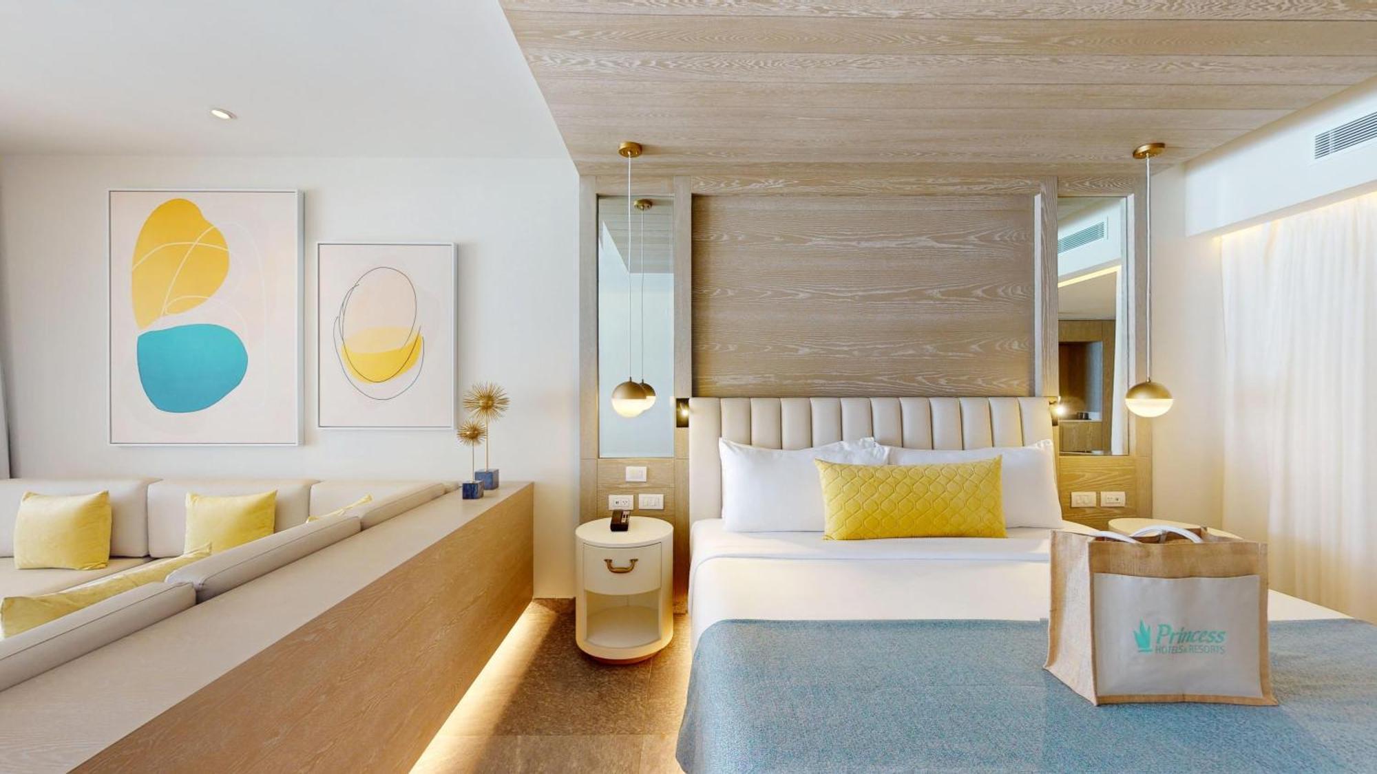 Platinum Swim Out Junior Suite