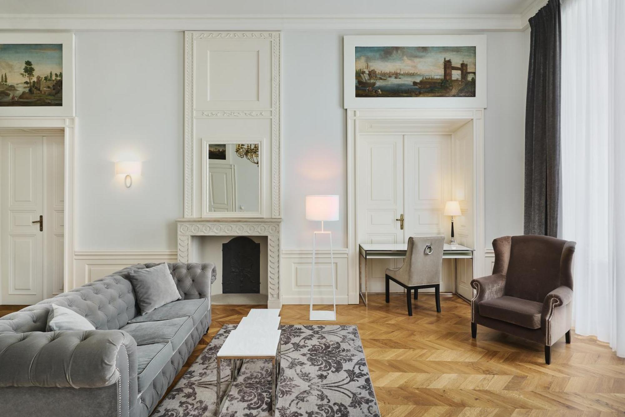 Historical Junior Suite