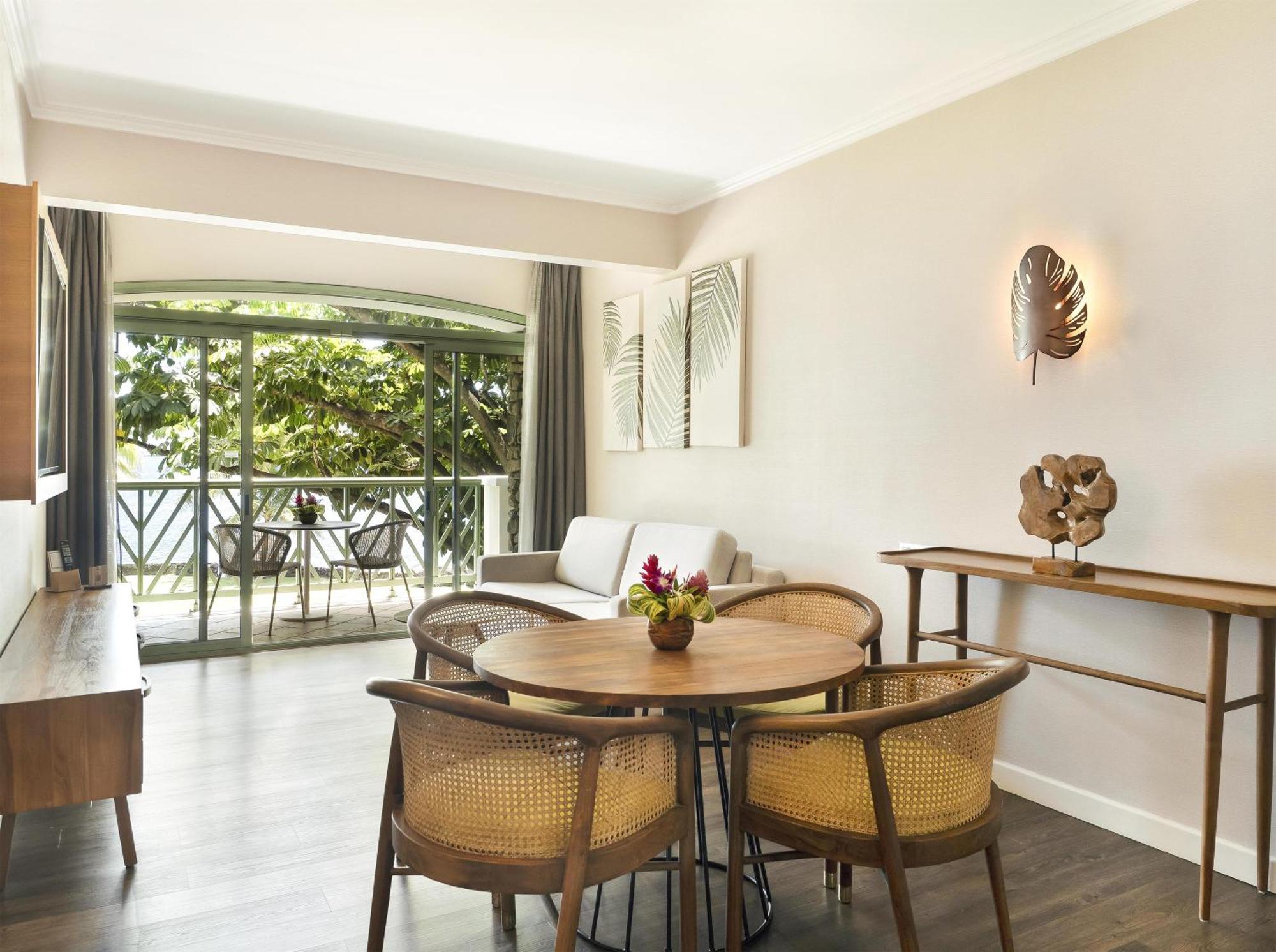 King Residence Suite with Kitchenette