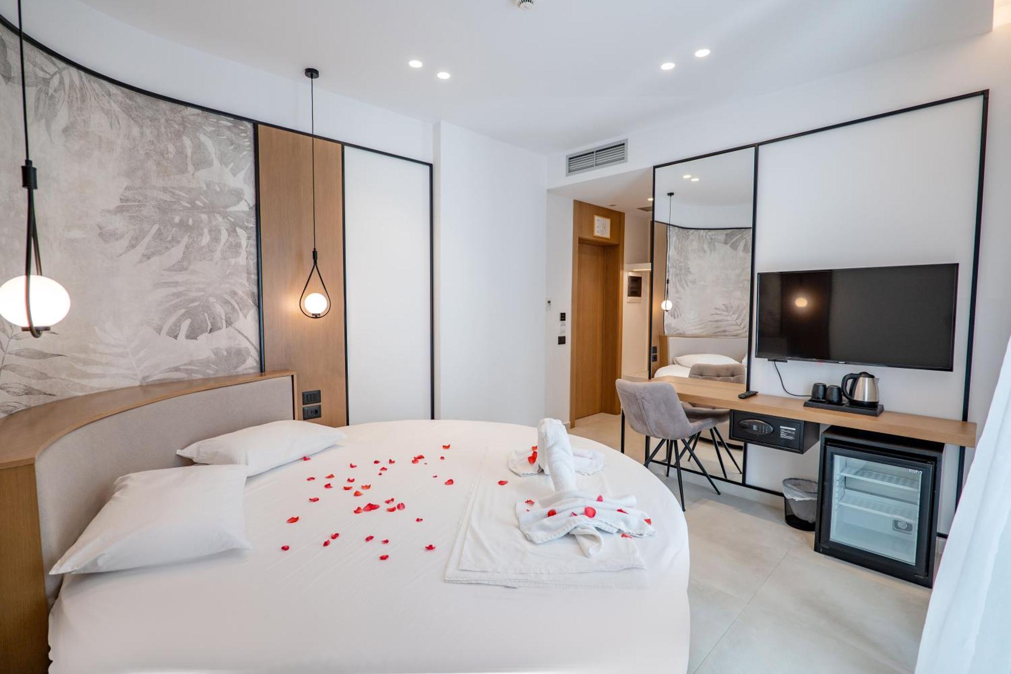 Deluxe Double Room Balcony Ground Floor,1773562301:JPEG