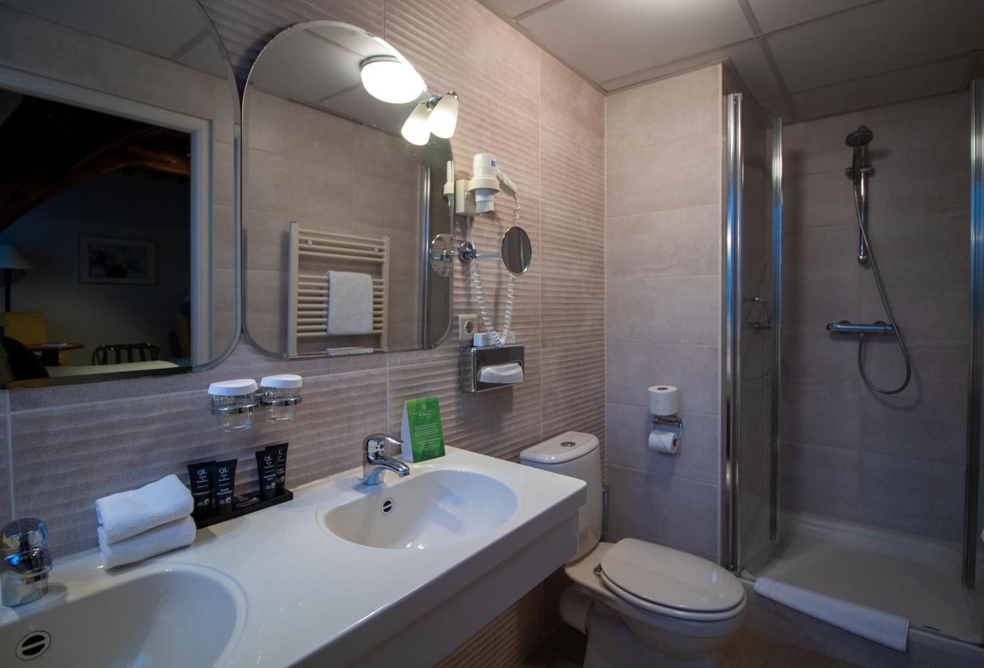 Deluxe Double Room Market View