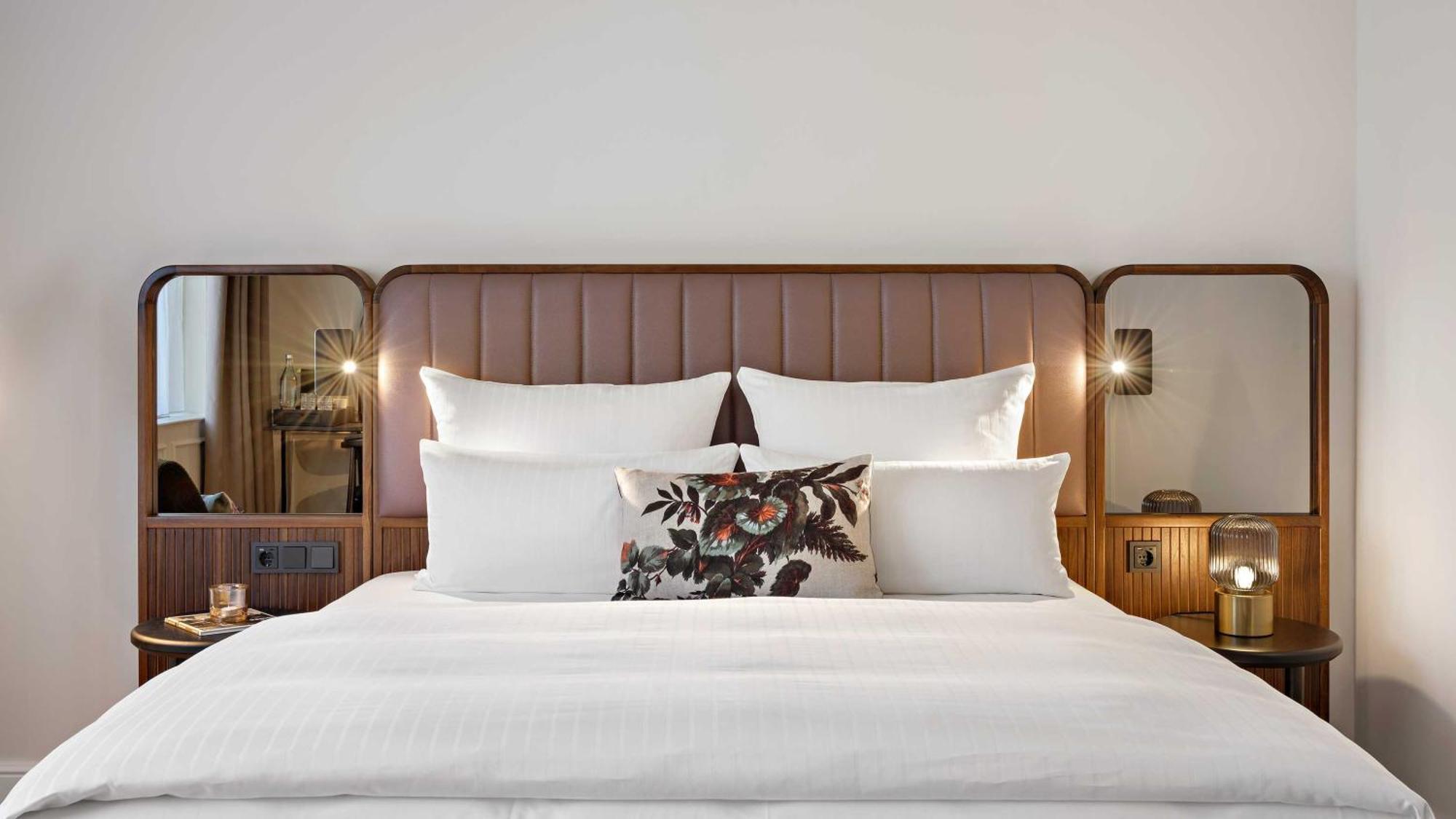 Cosy King Room,1498488391:JPEG