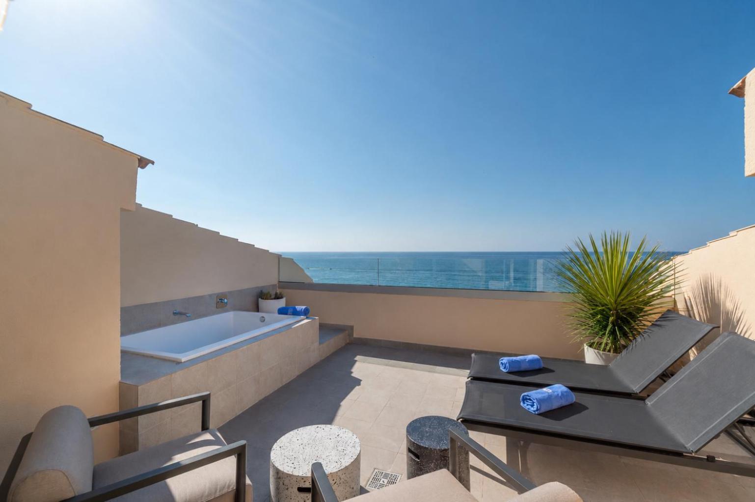 Suite Ático Doble con vistas al mar