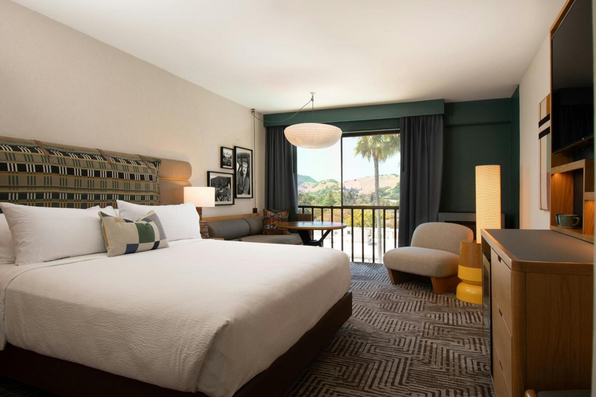Deluxe King Room with Patio