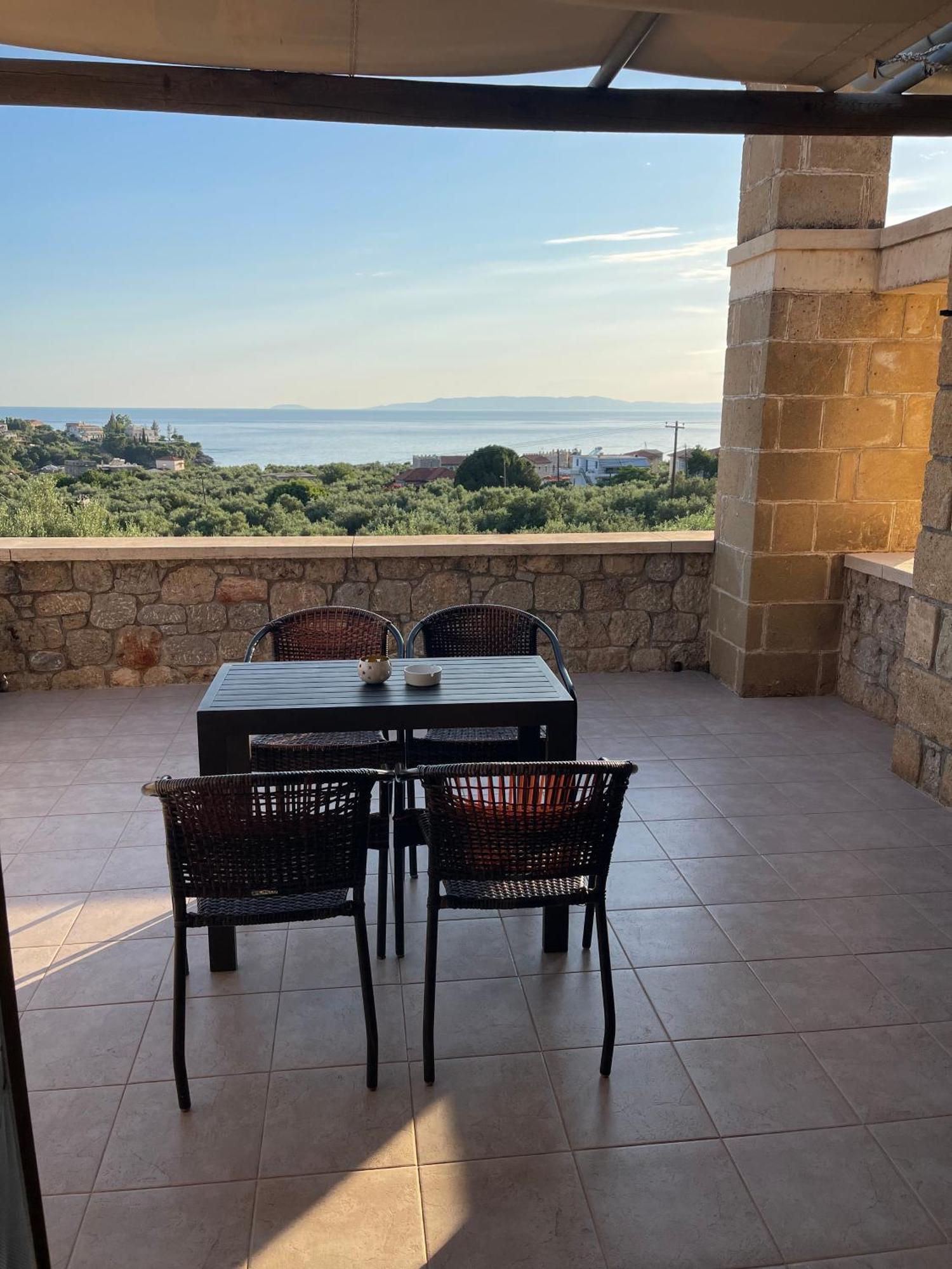 One-Bedroom Apartment Sea View