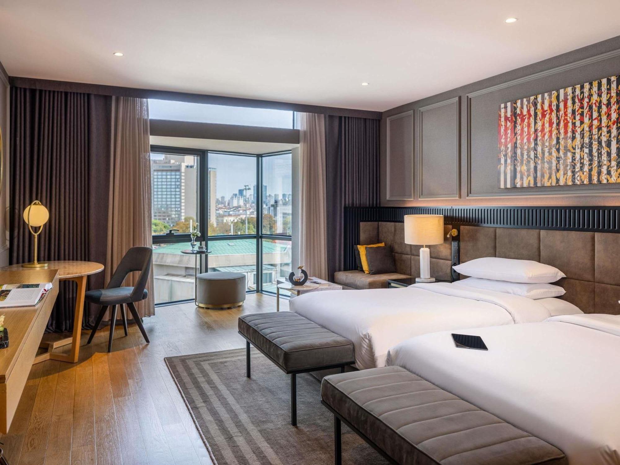 Junior King Suite Club Millesime Access,1774063594:JPEG