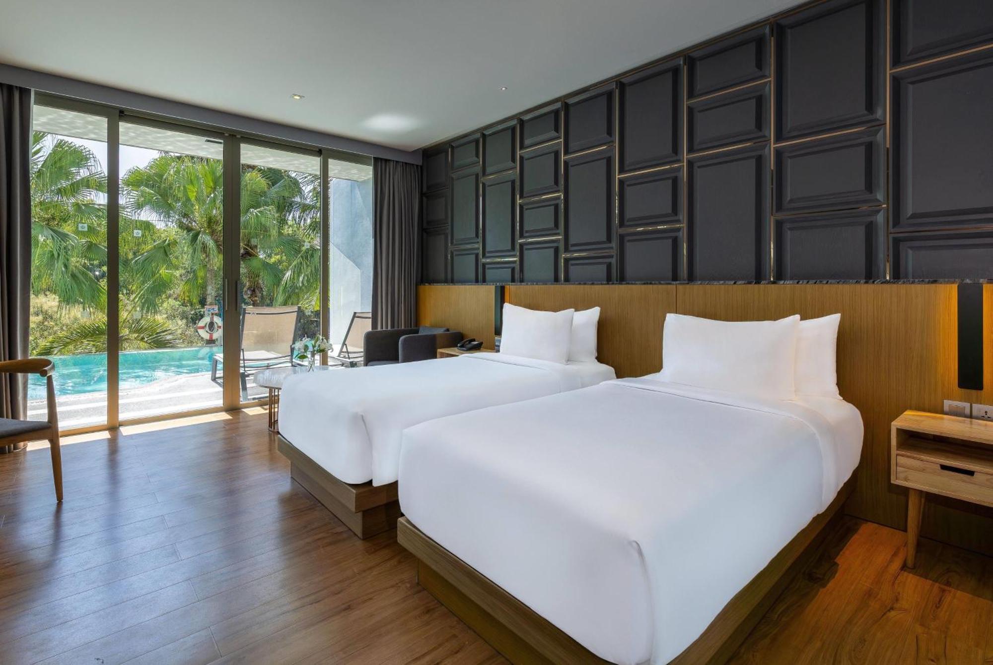 Deluxe Twin Room with Pool Access - Non-Smoking