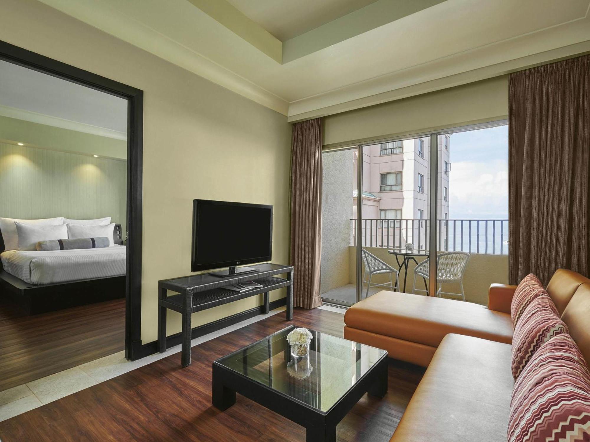 King Suite Atrium View