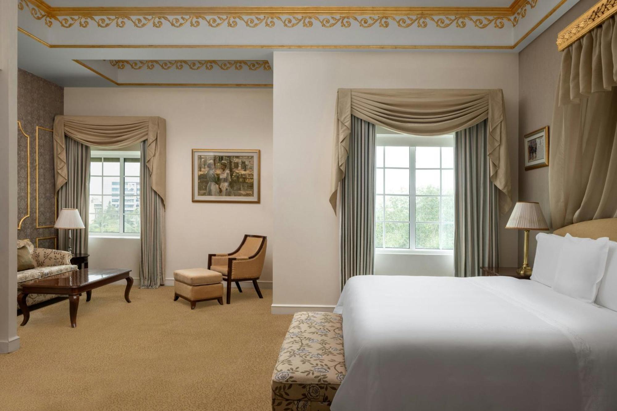 Large King Room - Club Lounge Access