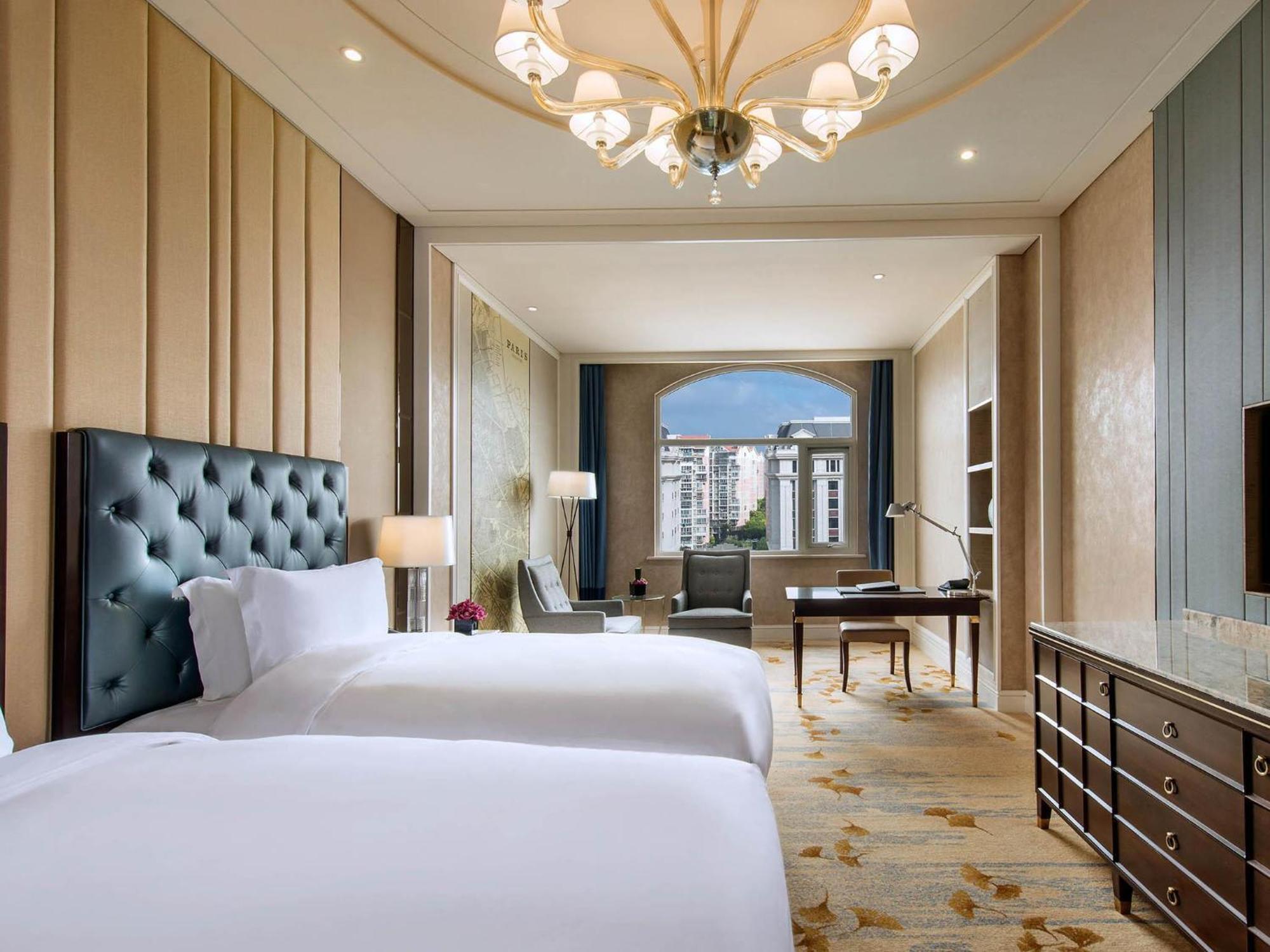 Superior Twin Room with Club Access