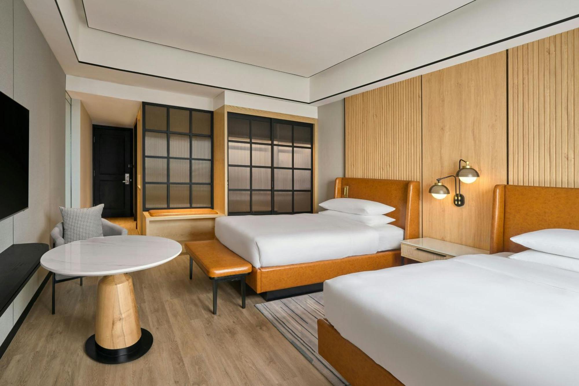 Sheraton Club Twin Club level Guest room