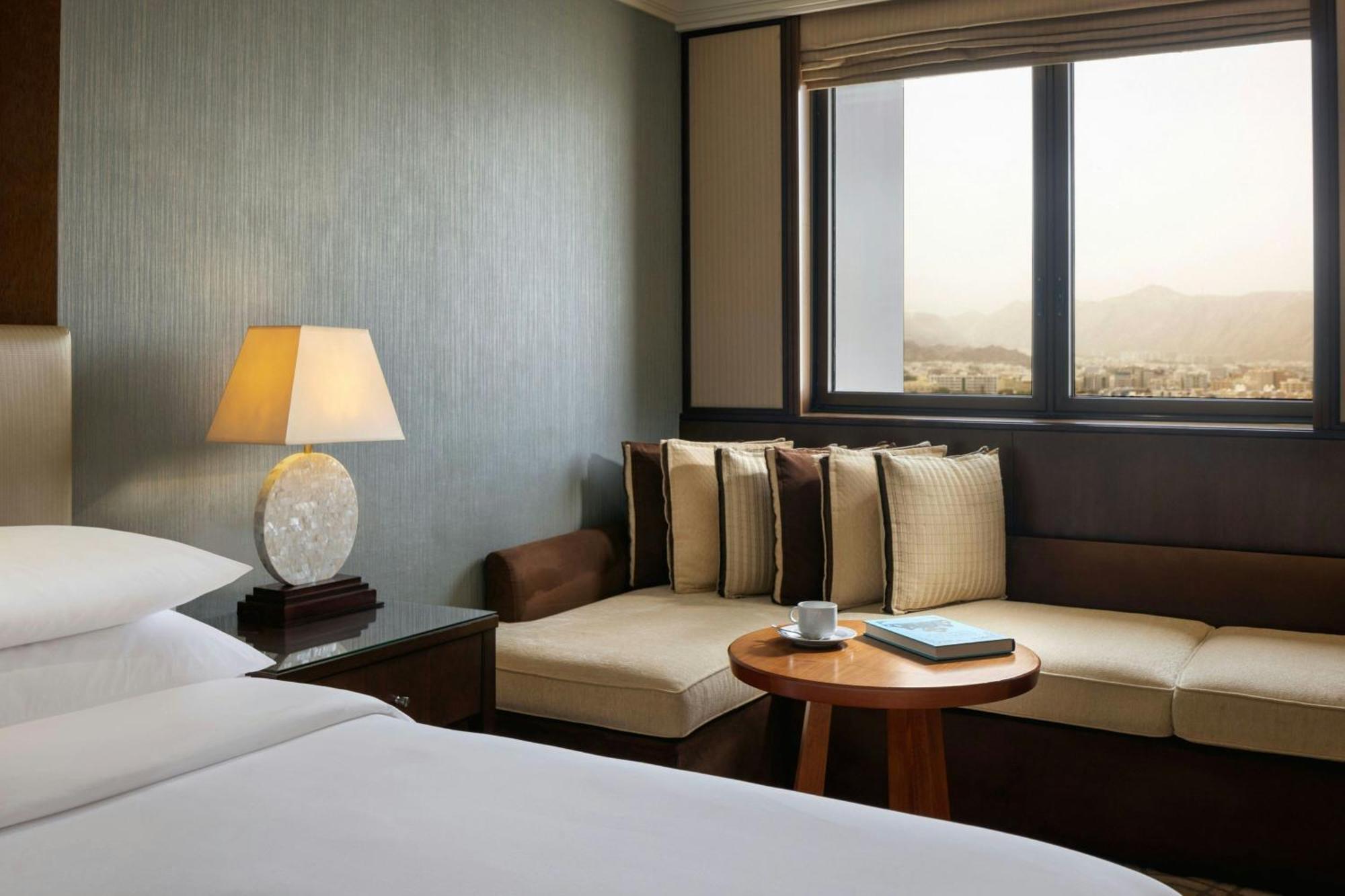 Deluxe Room 1 King Bed